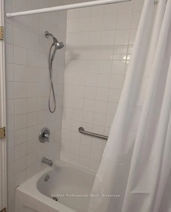 103 St Lawrence Street W