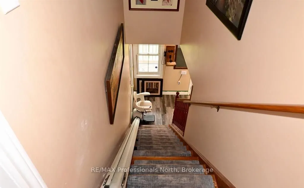 103 St Lawrence Street W