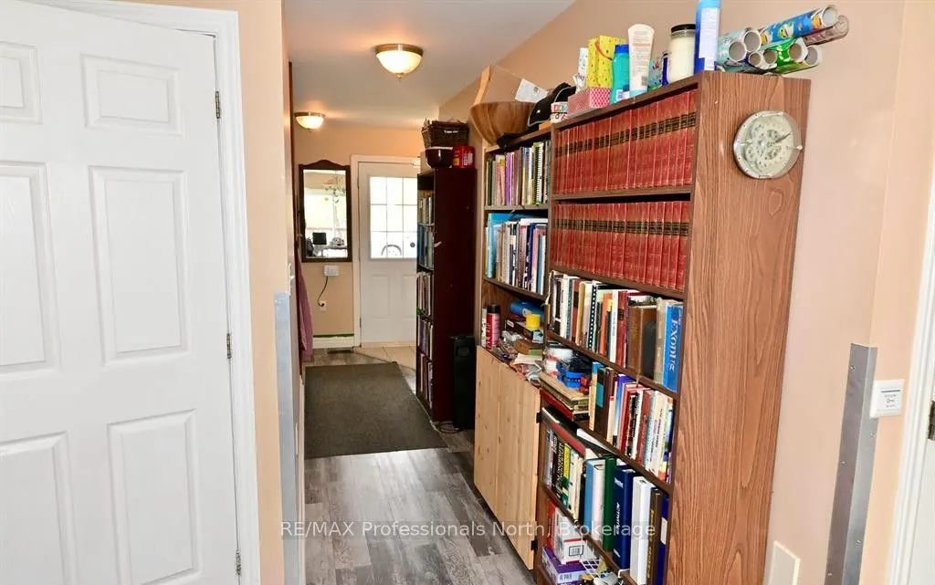 103 St Lawrence Street W