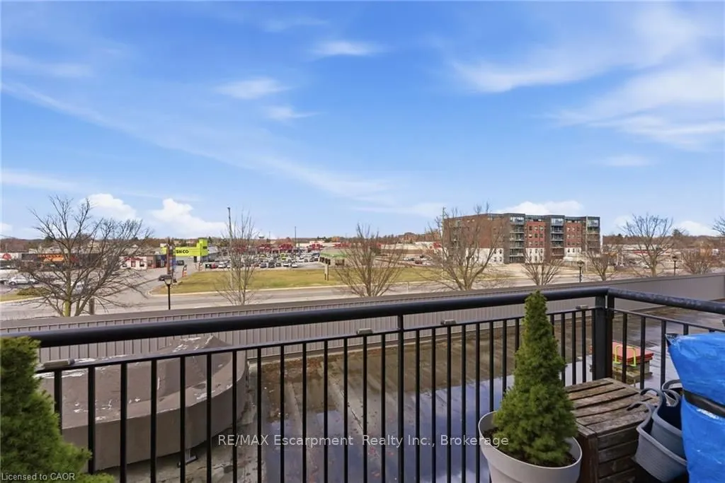 262 DUNDAS Street E #322