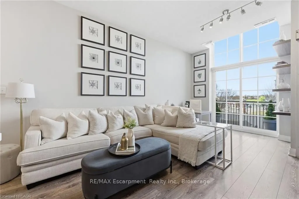 262 DUNDAS Street E #322