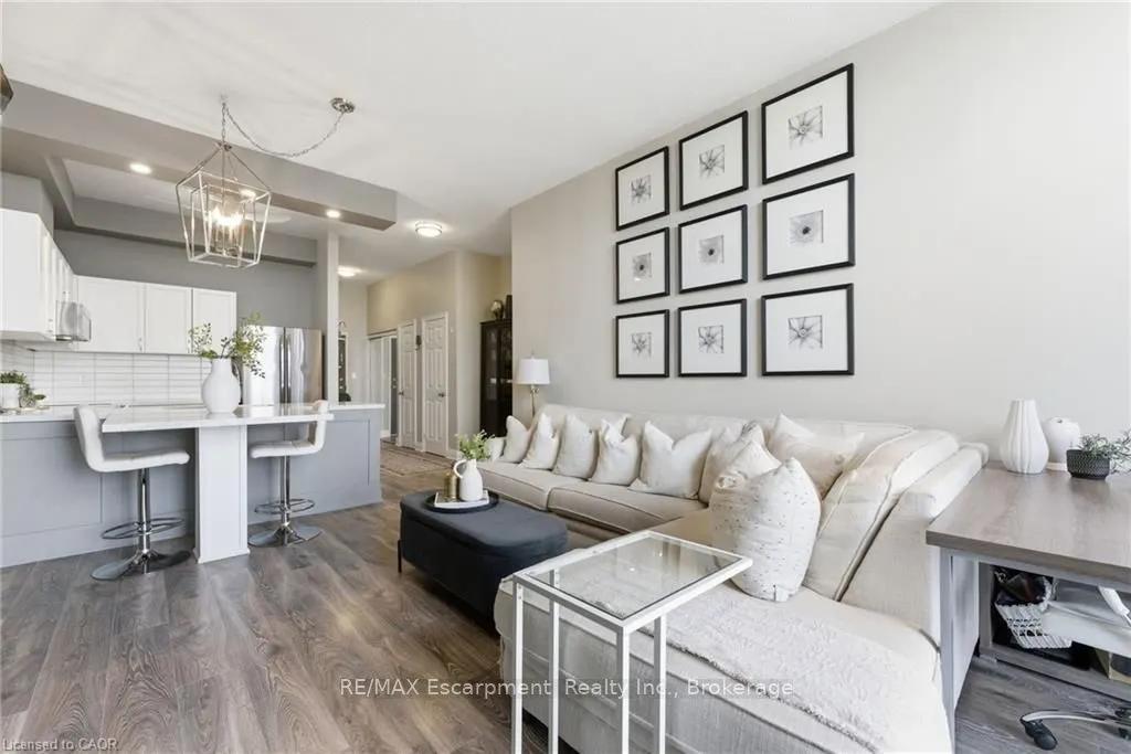 262 DUNDAS Street E #322