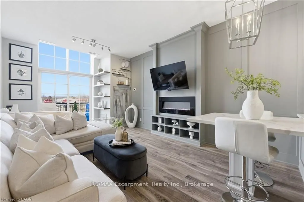 262 DUNDAS Street E #322