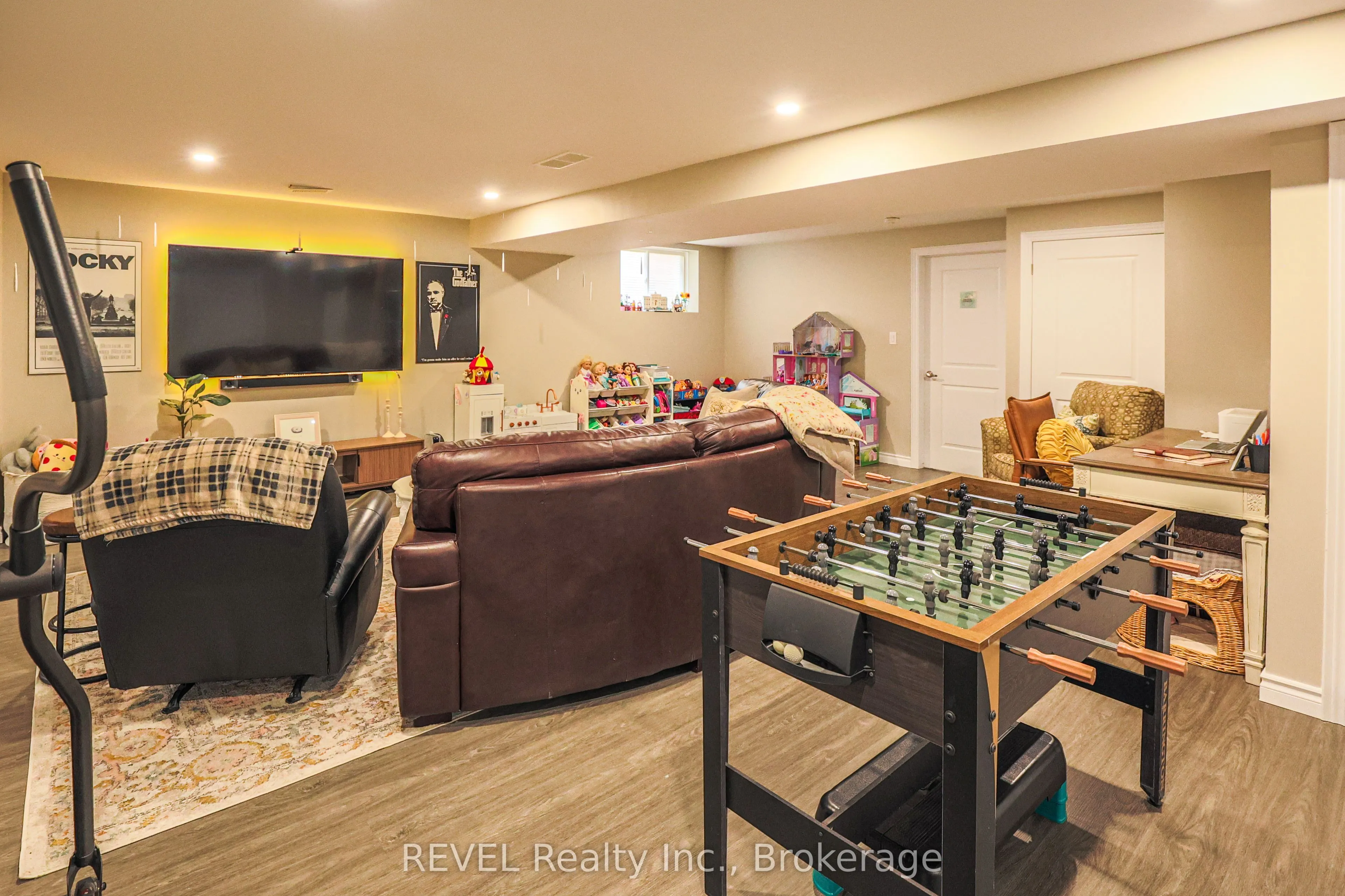 15 Willowbrook Drive