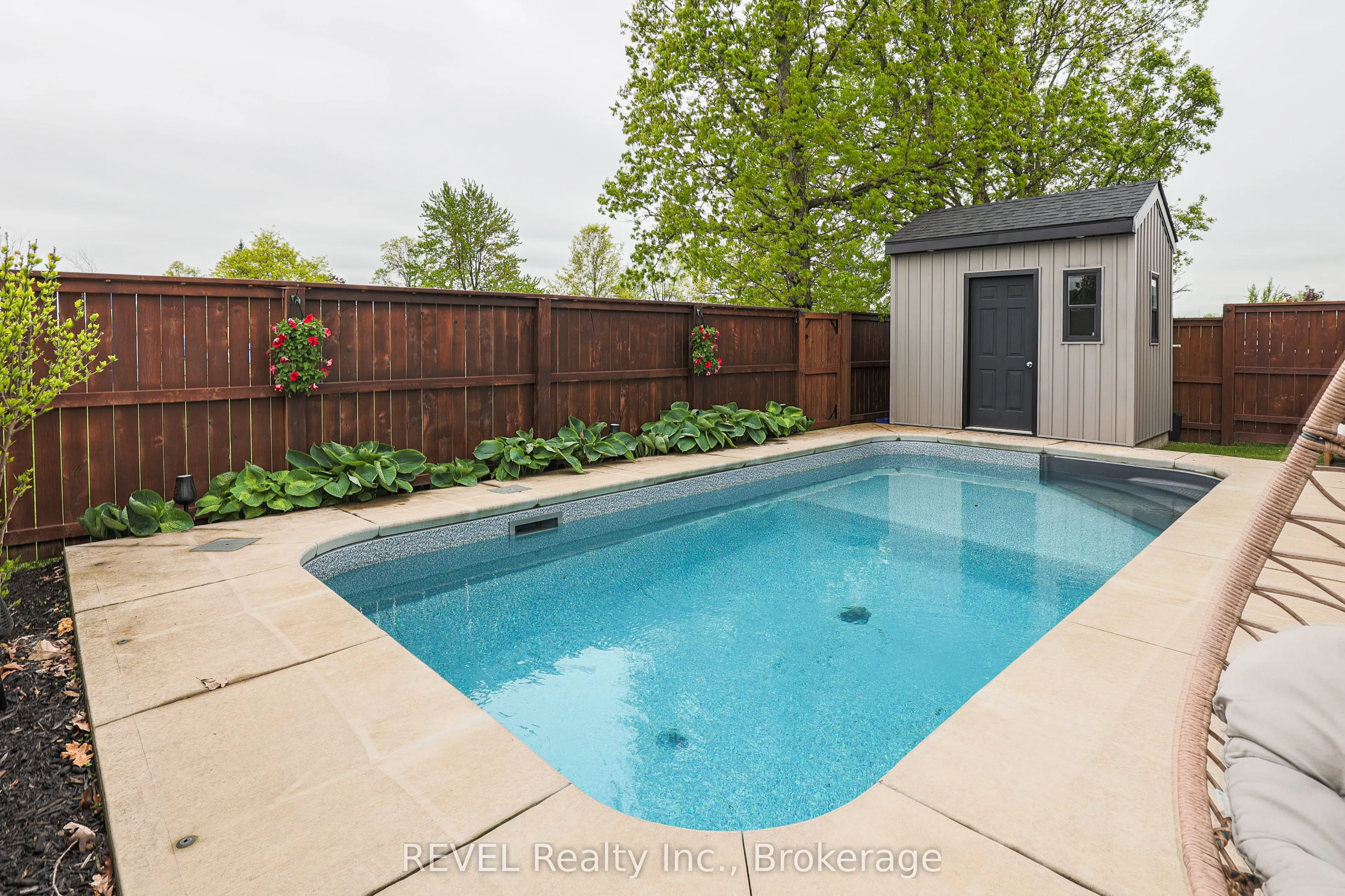 15 Willowbrook Drive