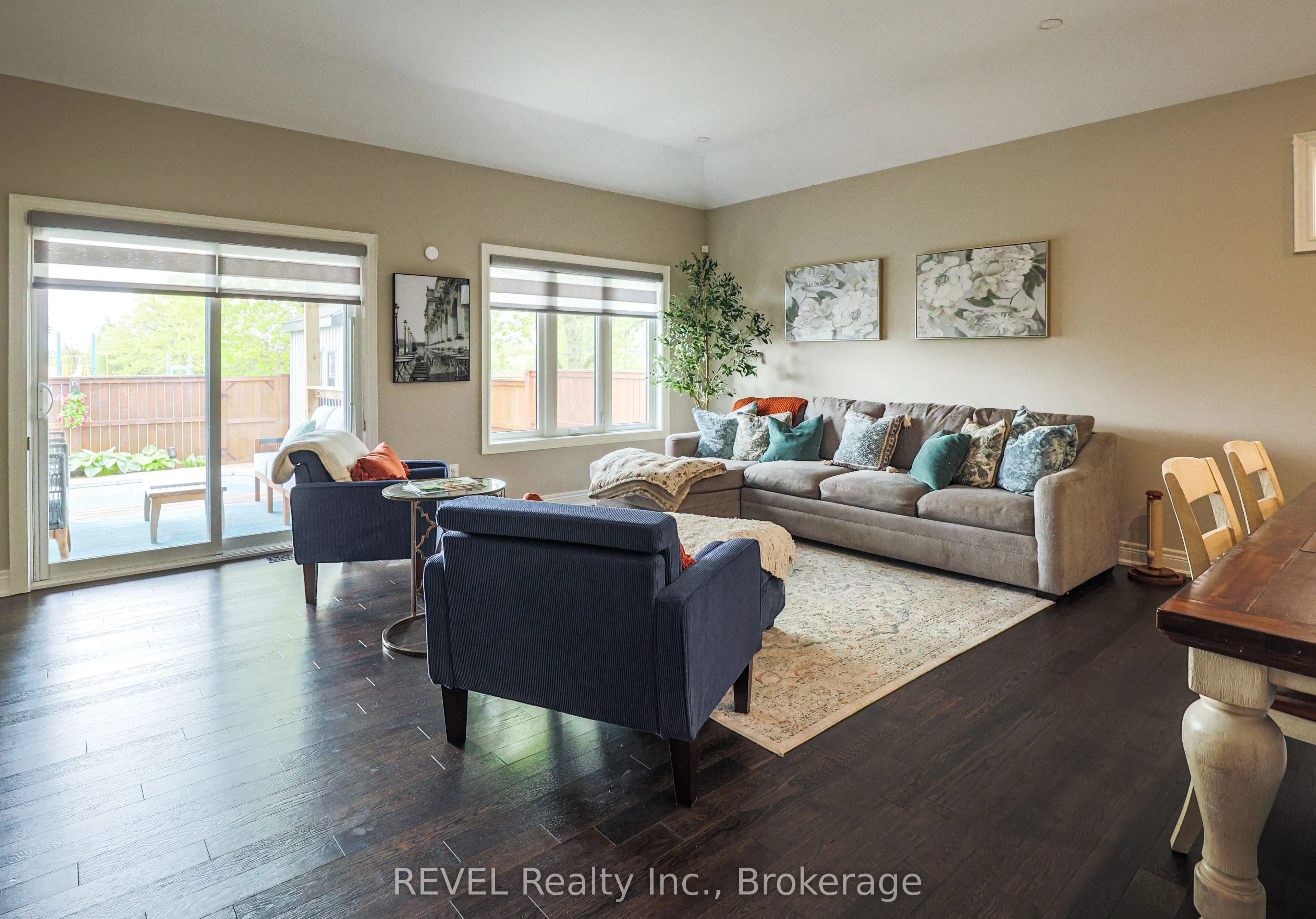 15 Willowbrook Drive