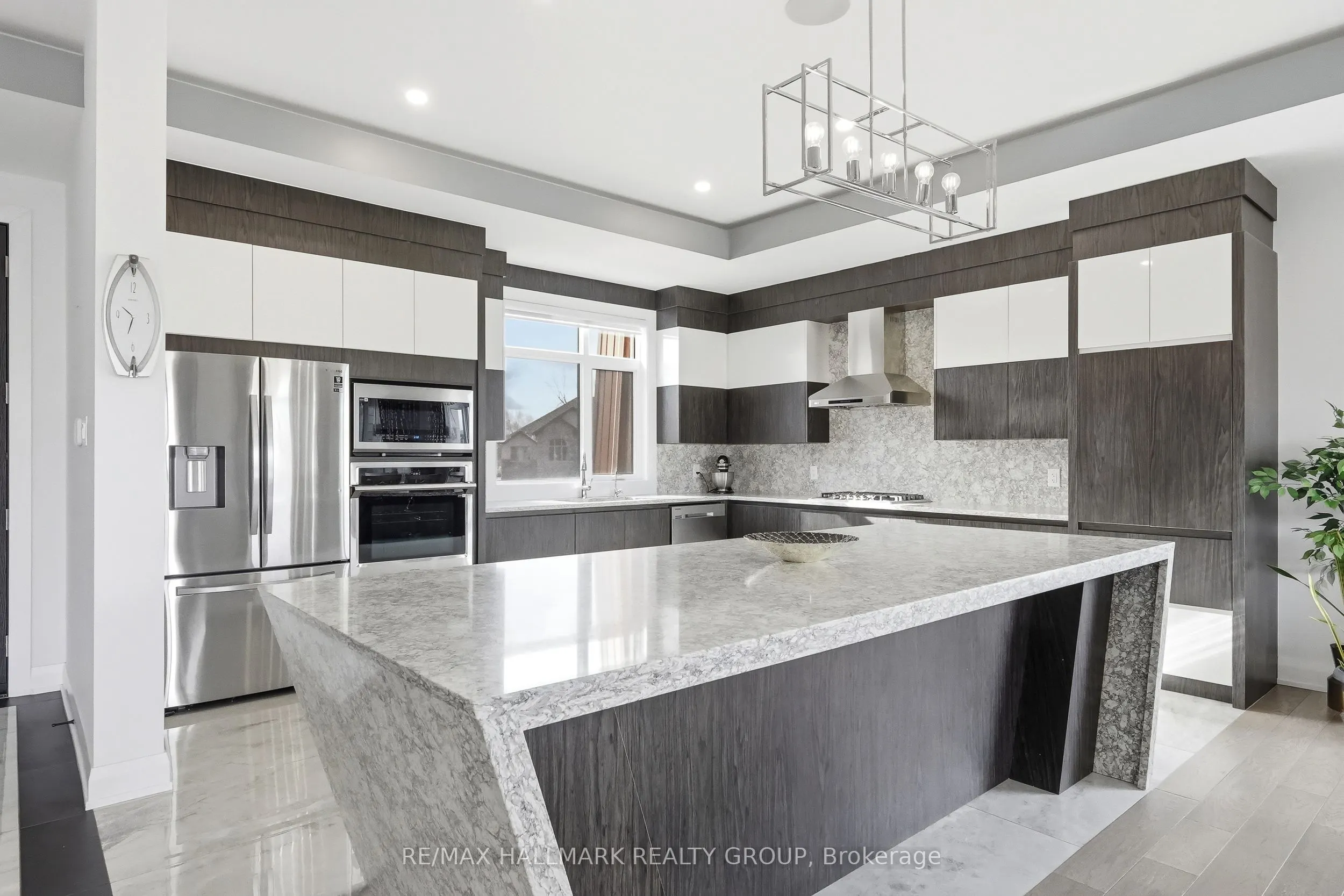 225 Summerview Terrace