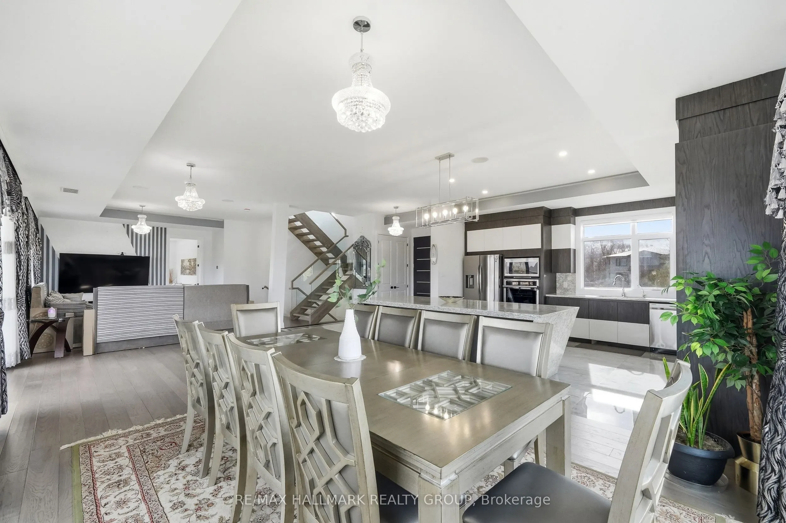 225 Summerview Terrace