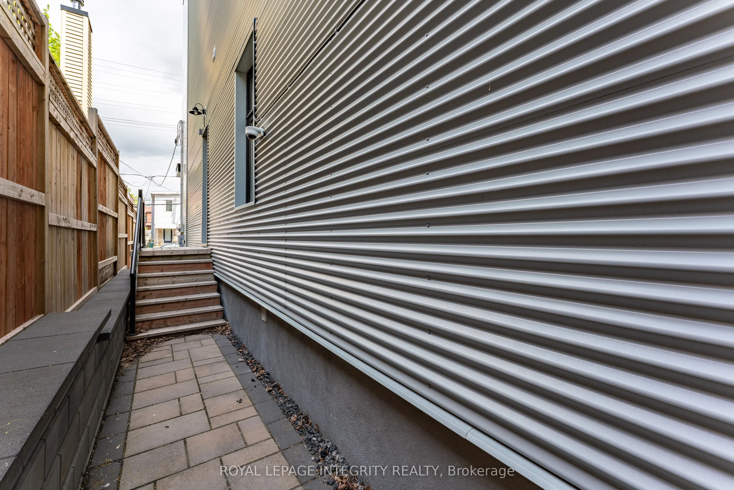 442 SUNNYSIDE Avenue