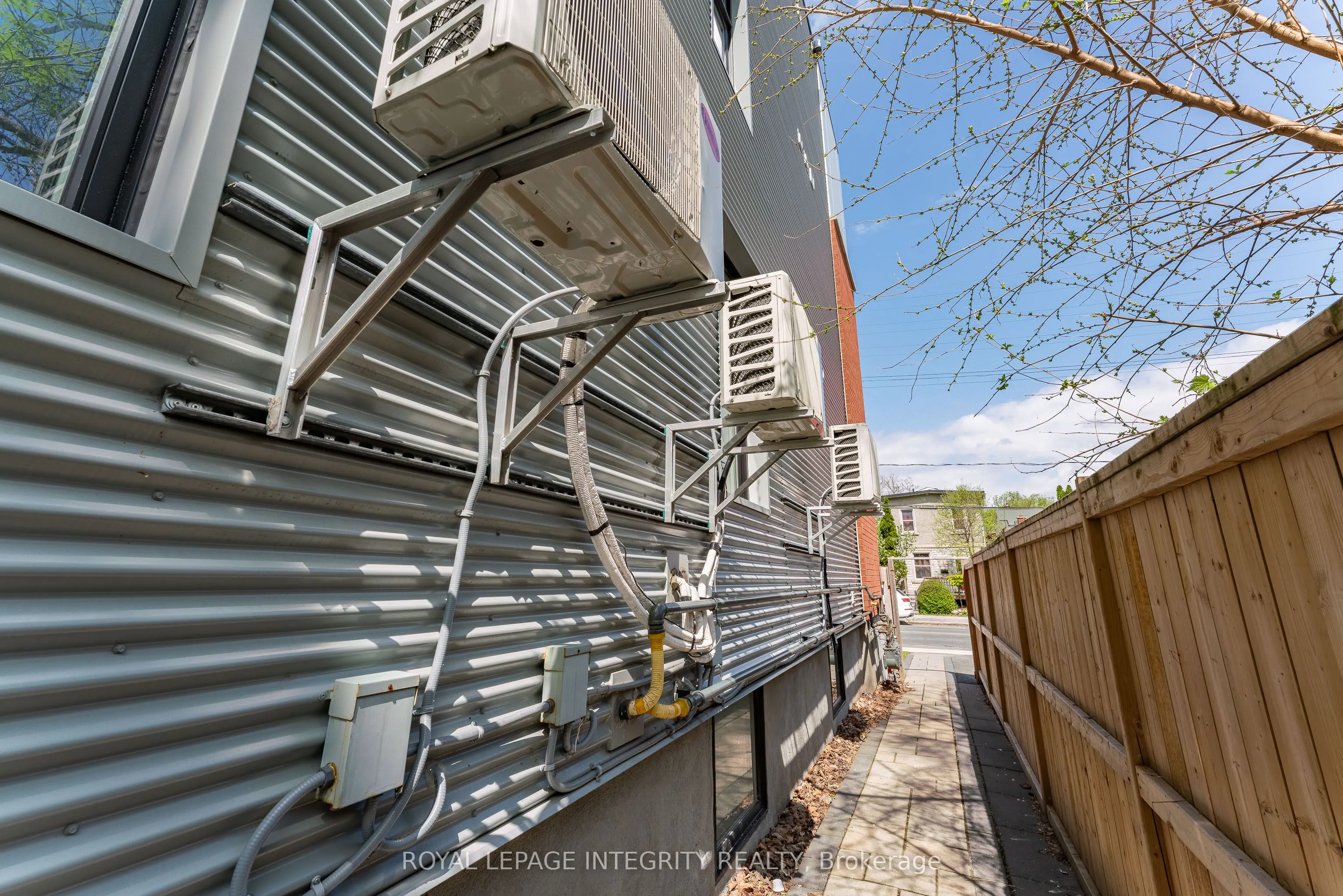 442 SUNNYSIDE Avenue