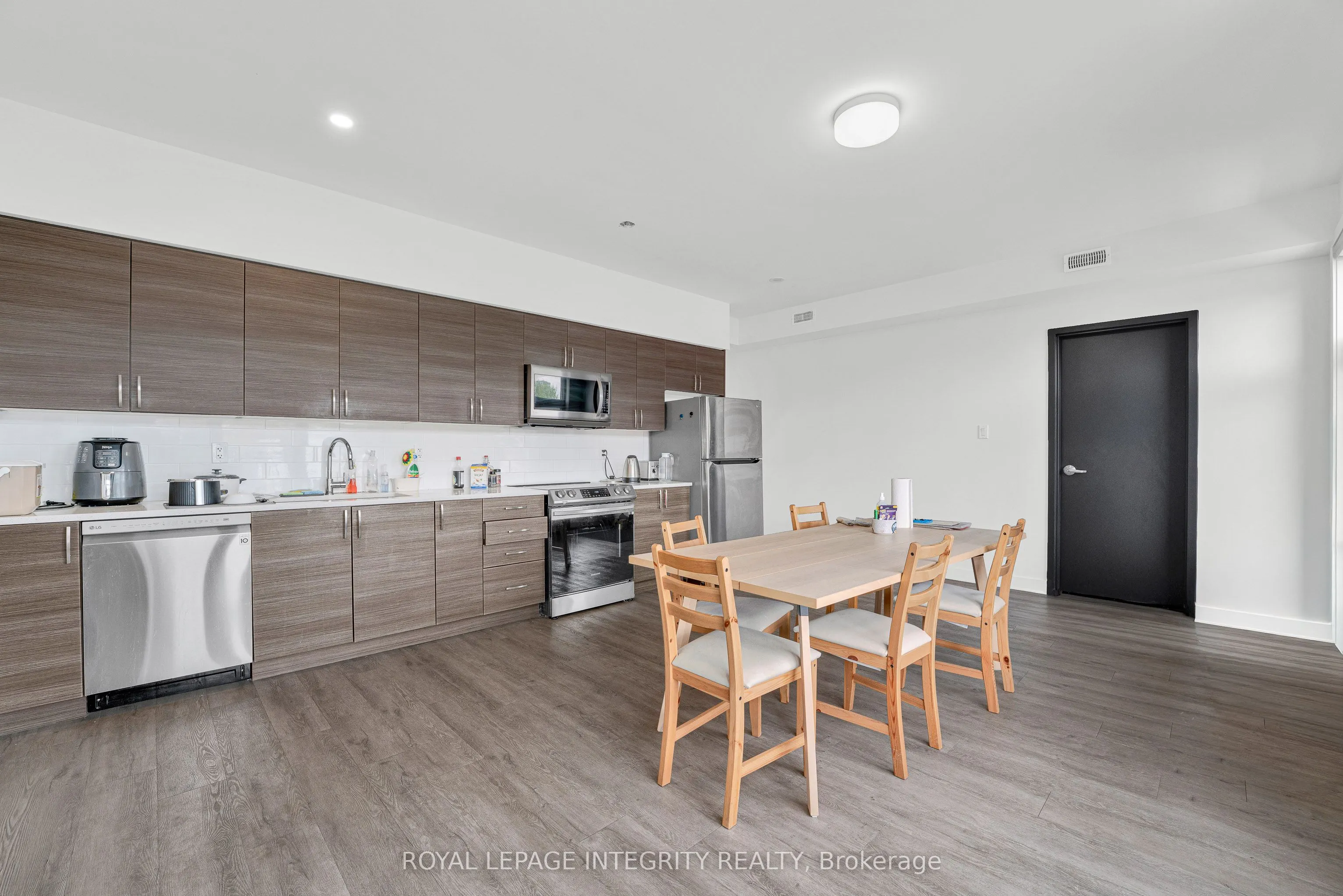 442 SUNNYSIDE Avenue