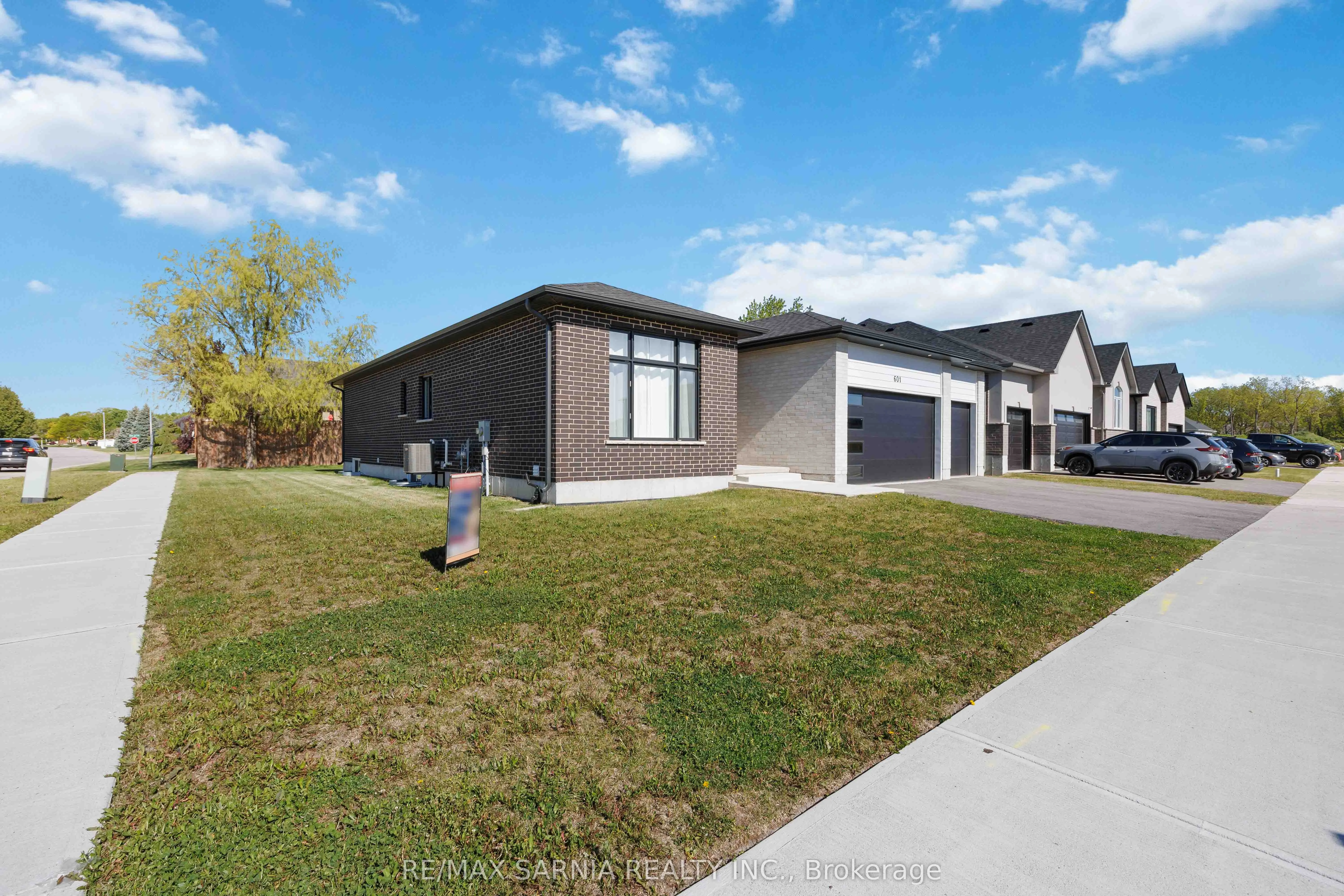 601 Sweetbay Crescent