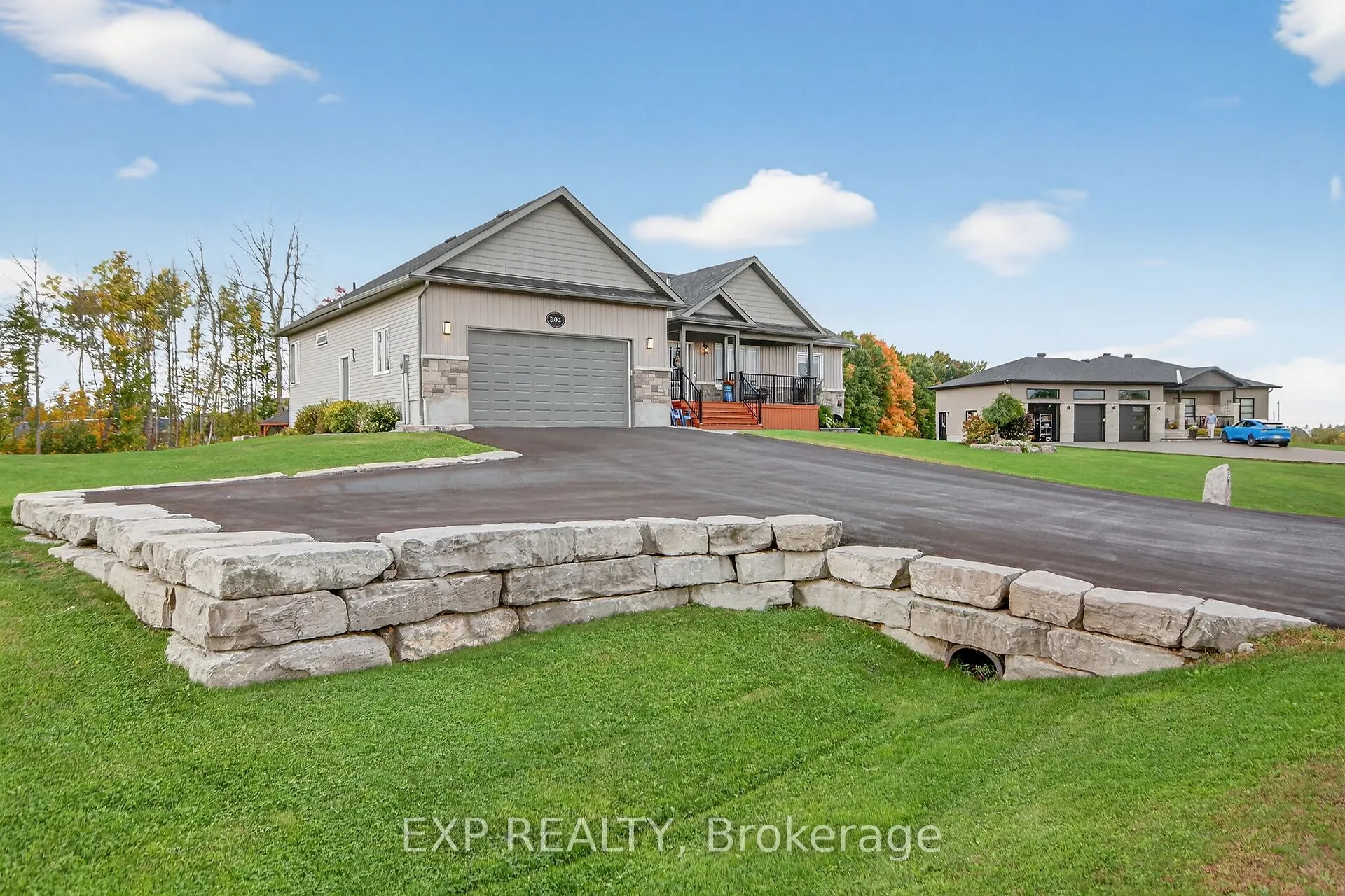 305 Moore Crescent