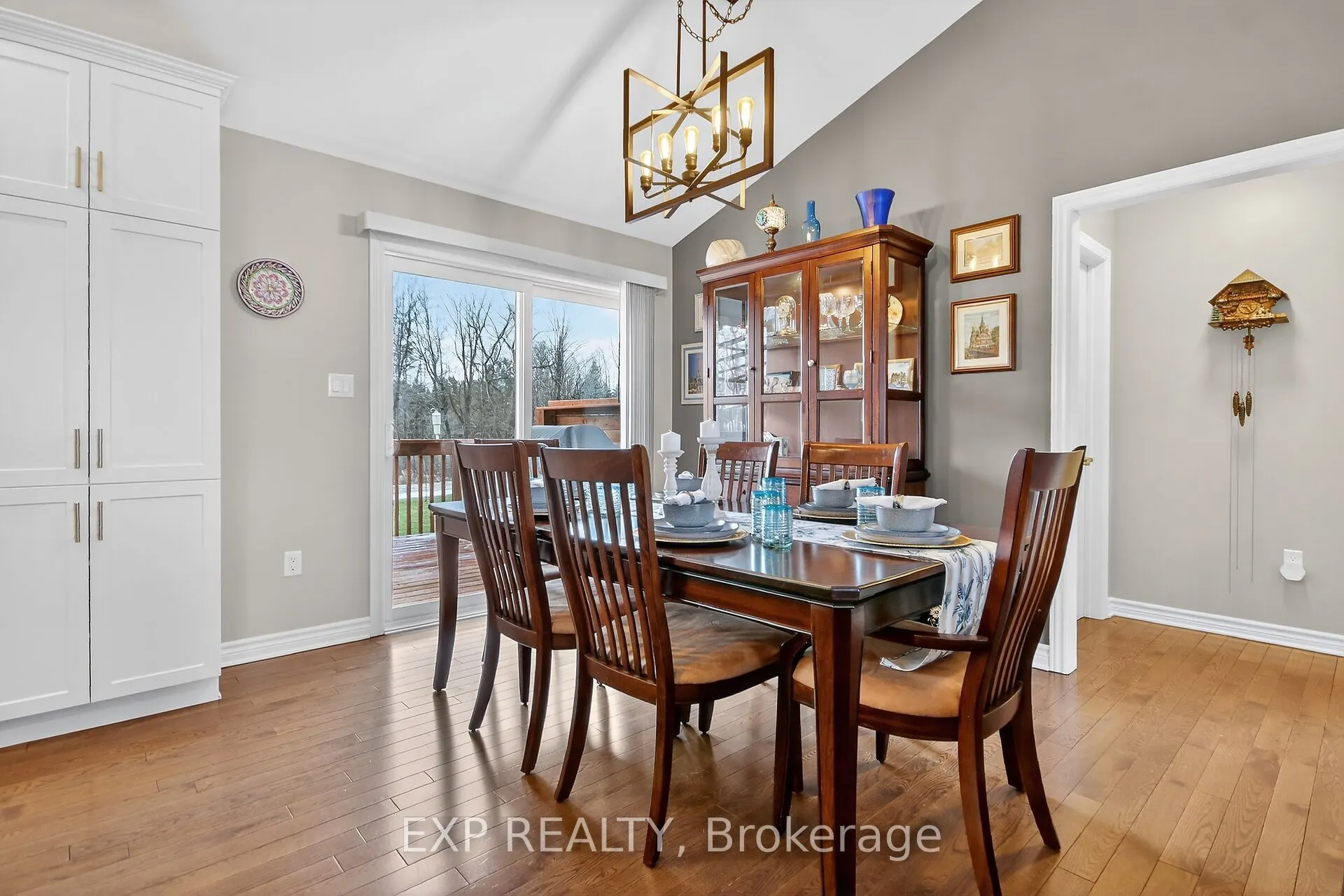 305 Moore Crescent
