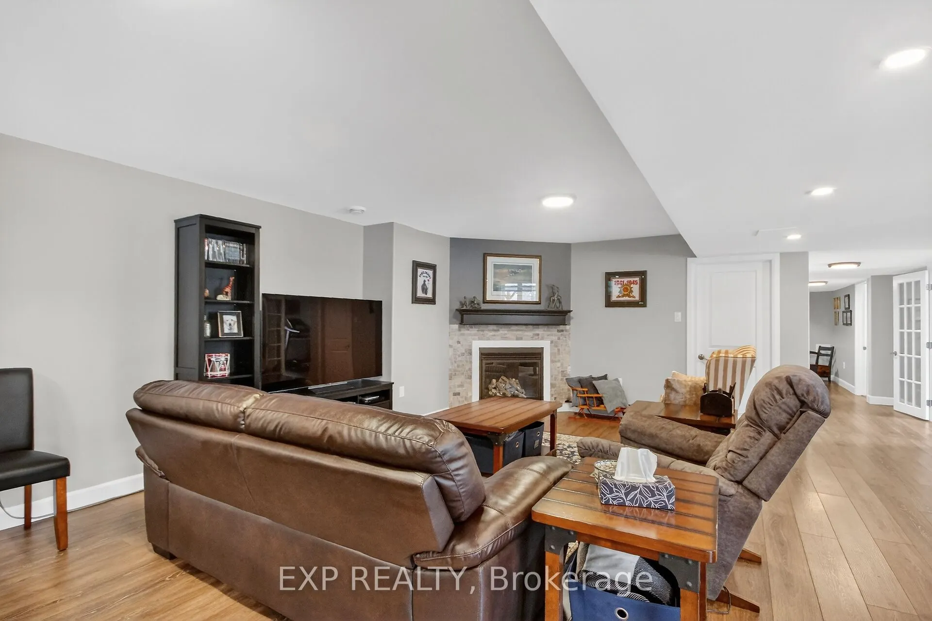 305 Moore Crescent