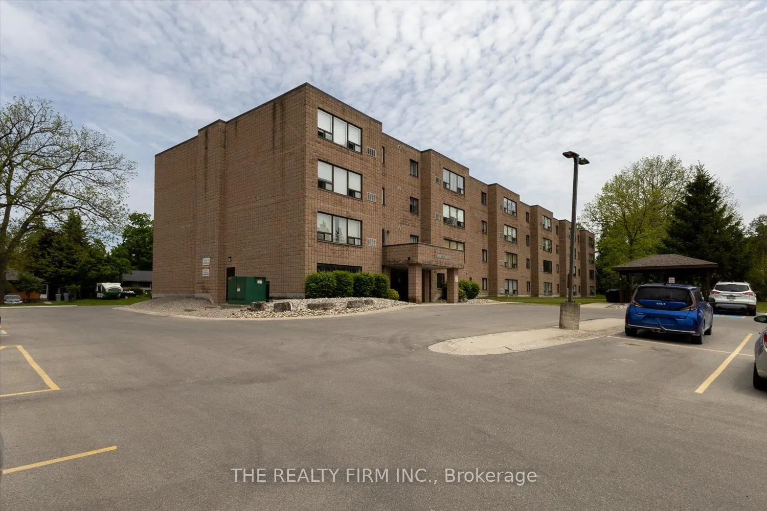 220 Duke Street #207