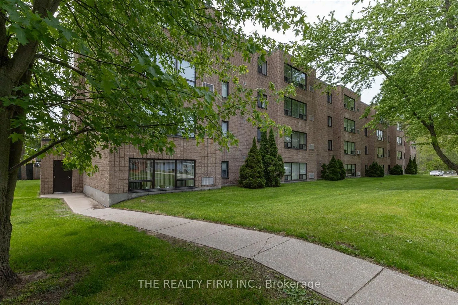 220 Duke Street #207