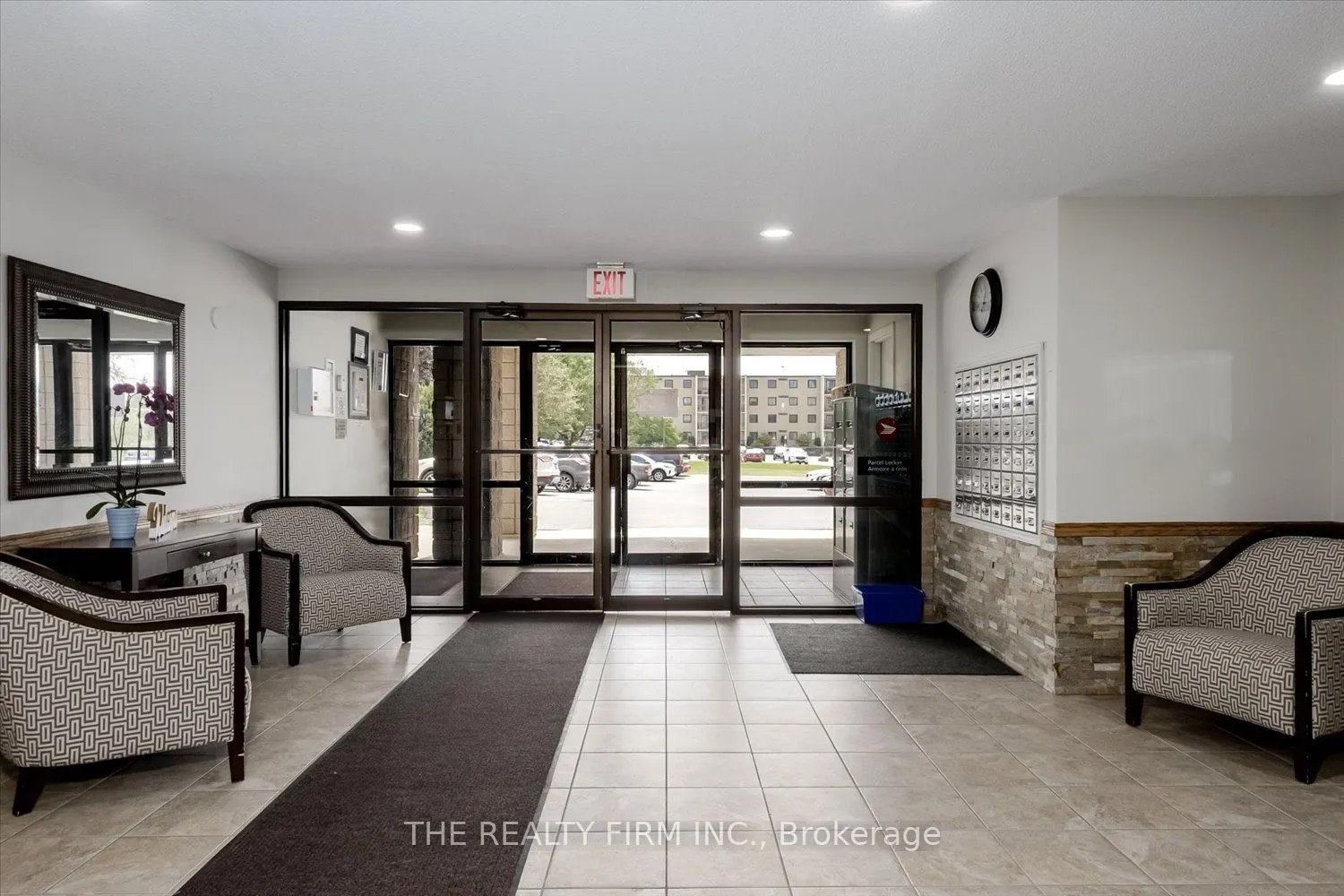 220 Duke Street #207