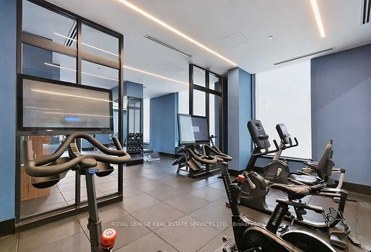 385 WINSTON Road #1702