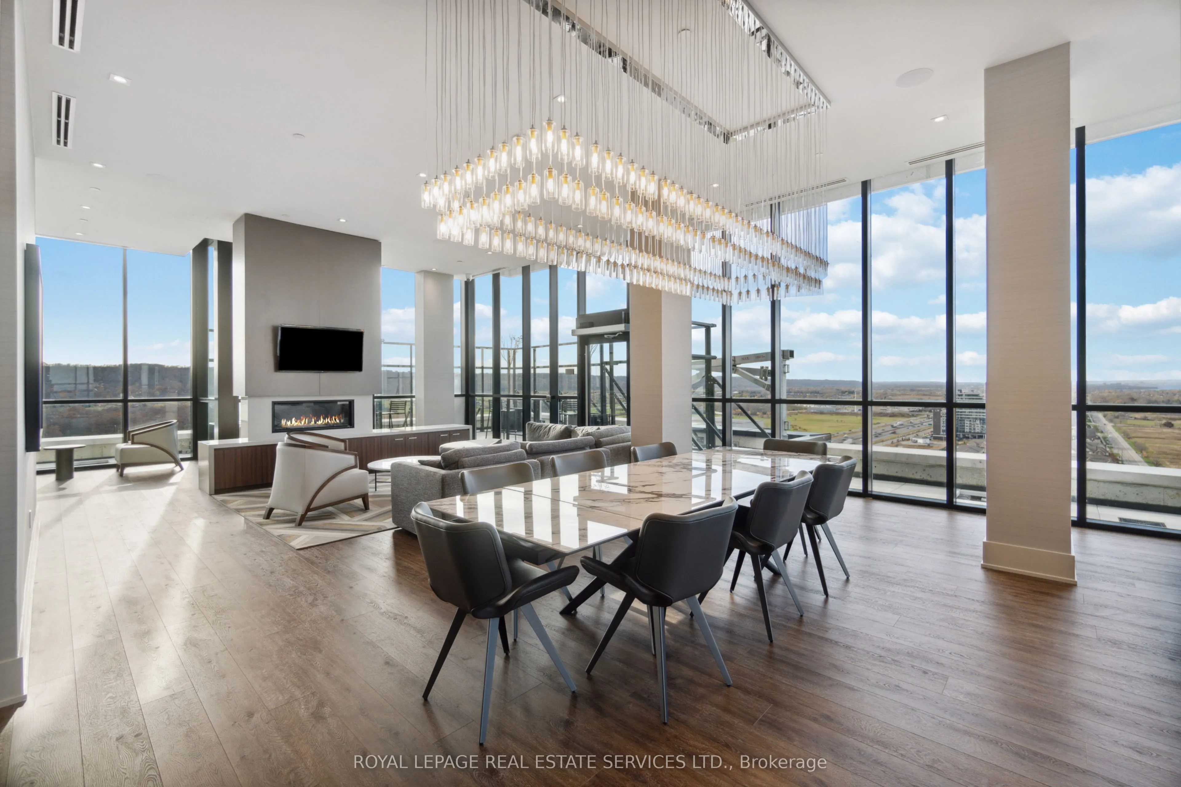 385 WINSTON Road #1702