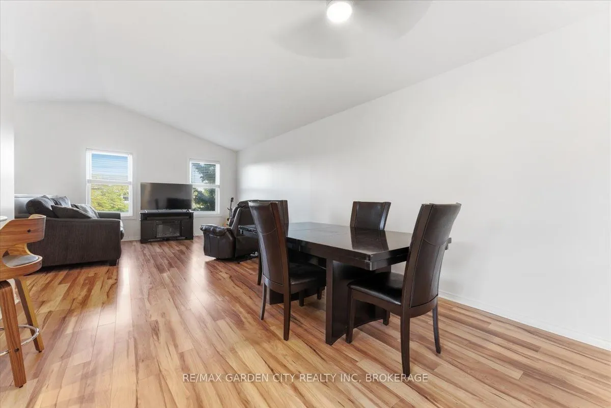 4 FOX TRAIL Drive