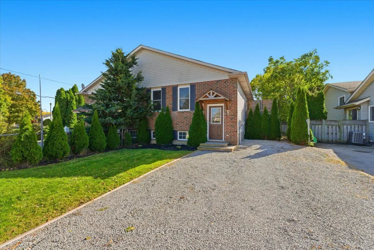4 FOX TRAIL Drive