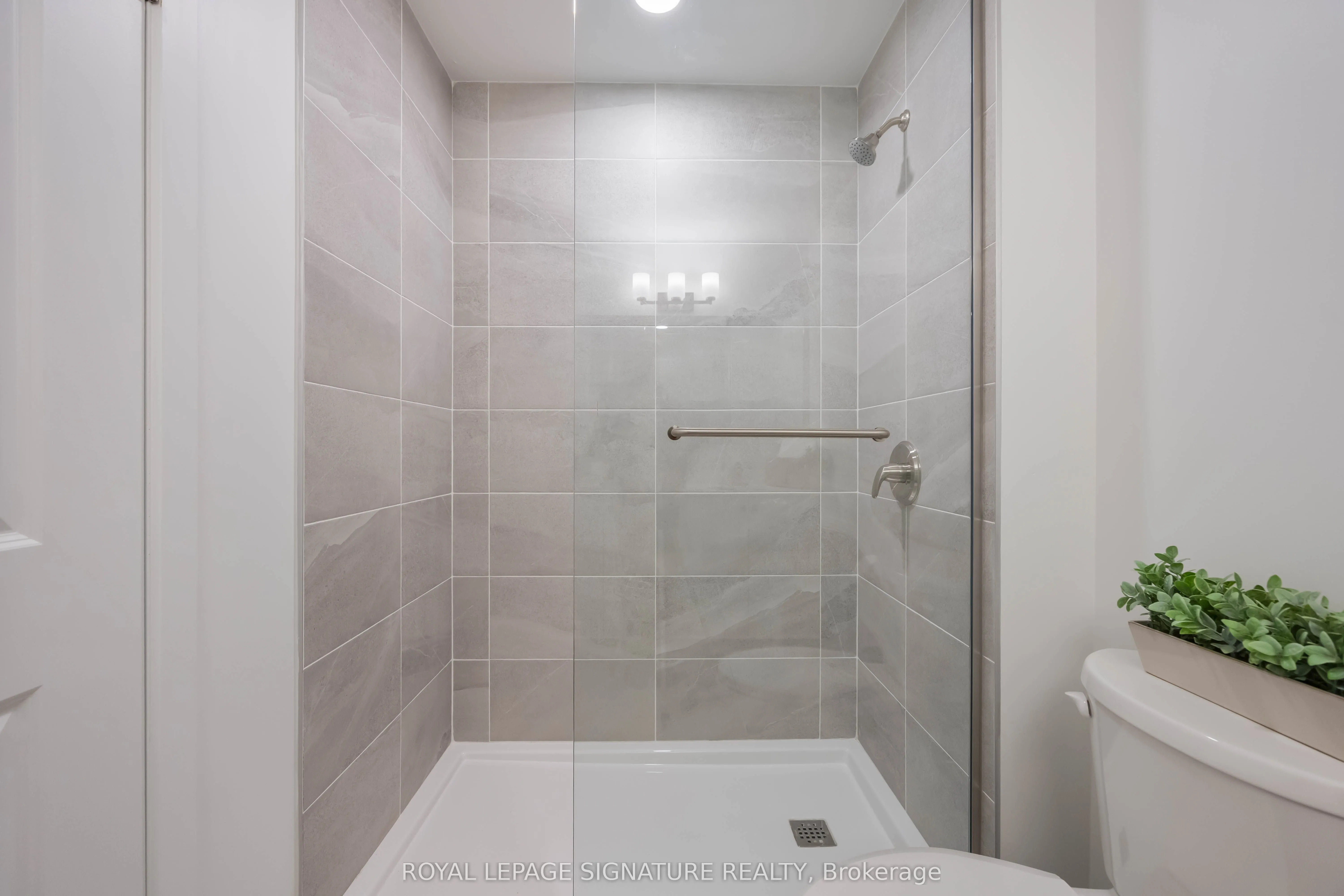 19B West Street N #303