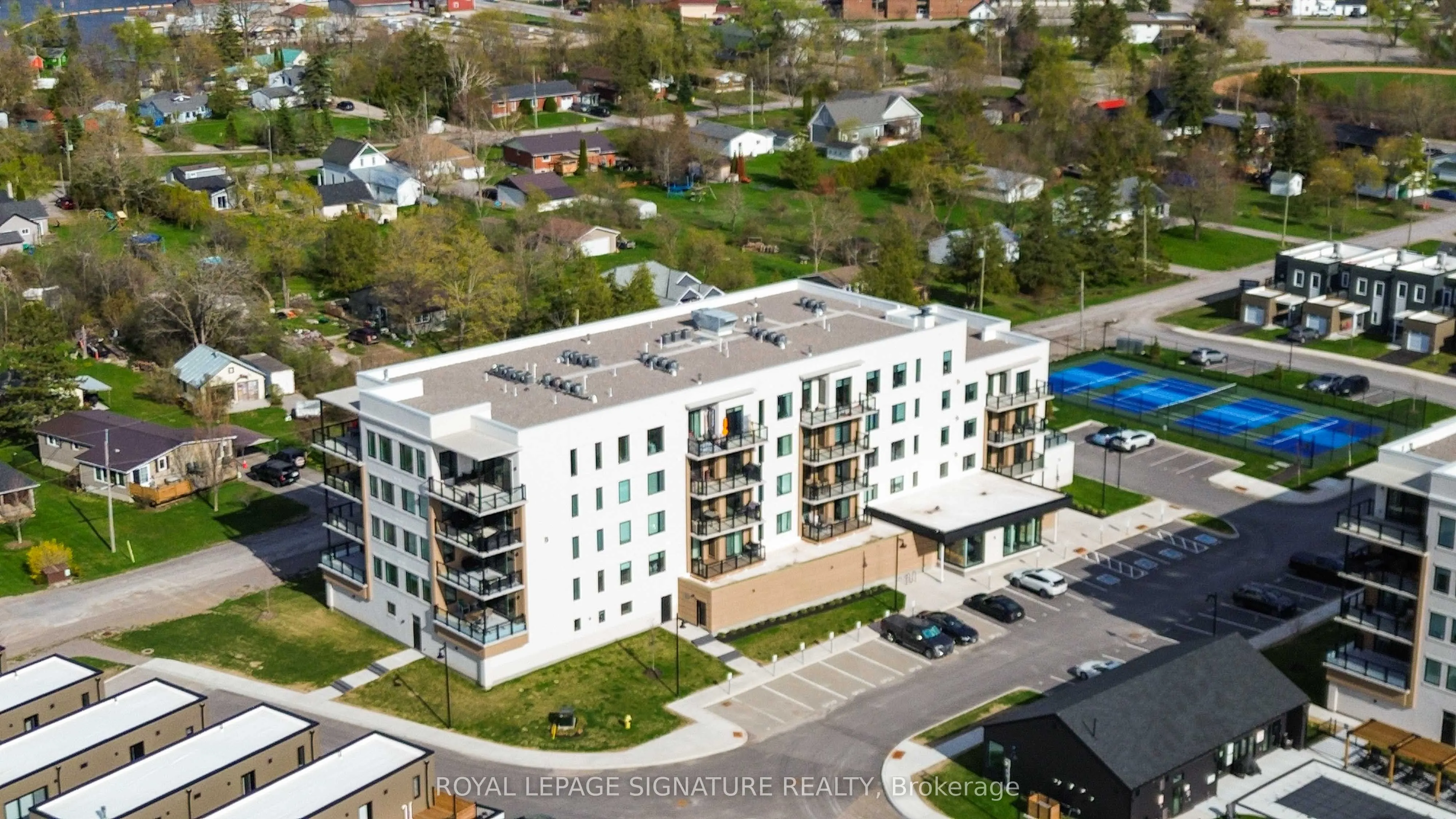 19B West Street N #303