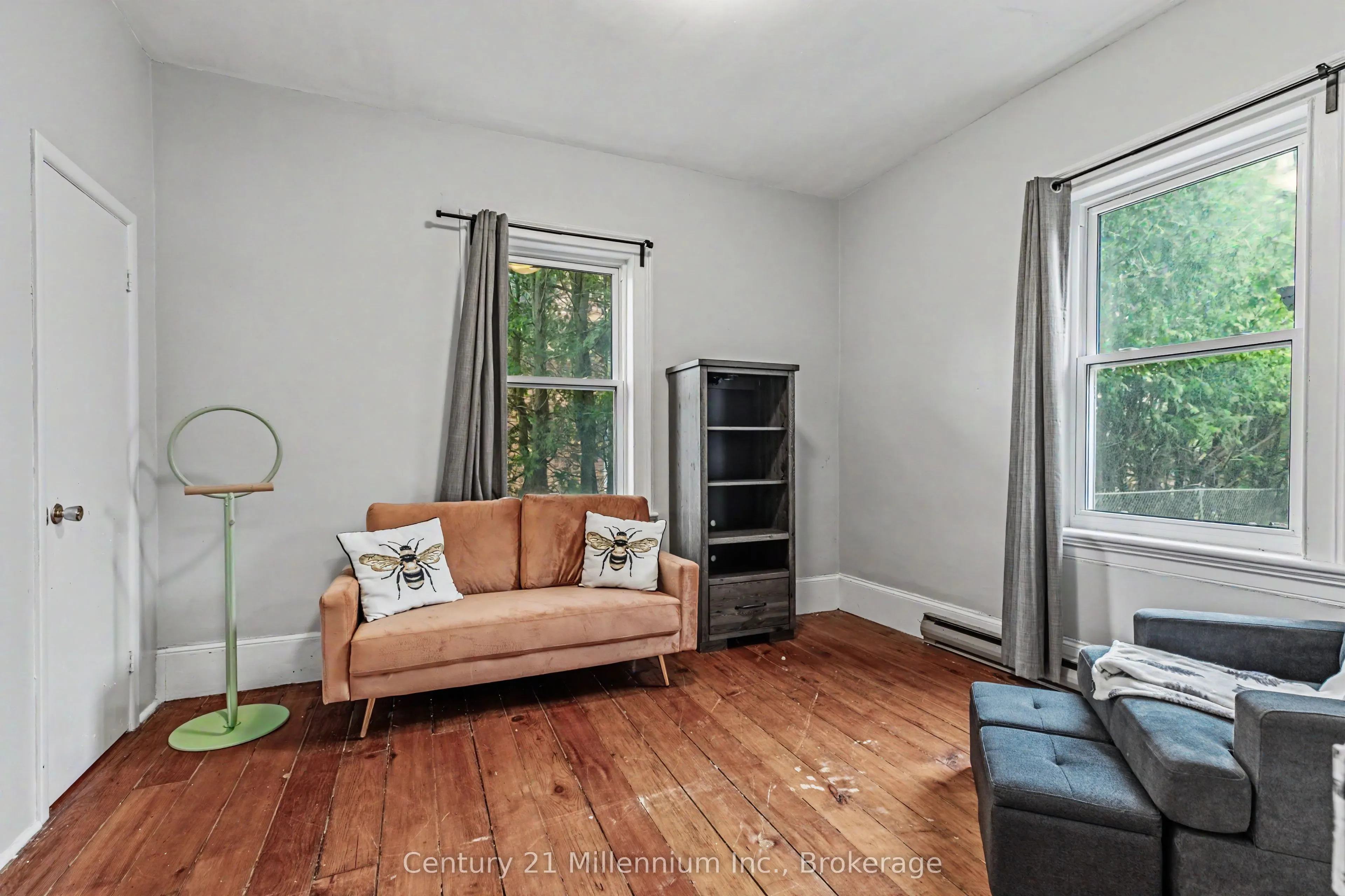303025 15 Grey Road