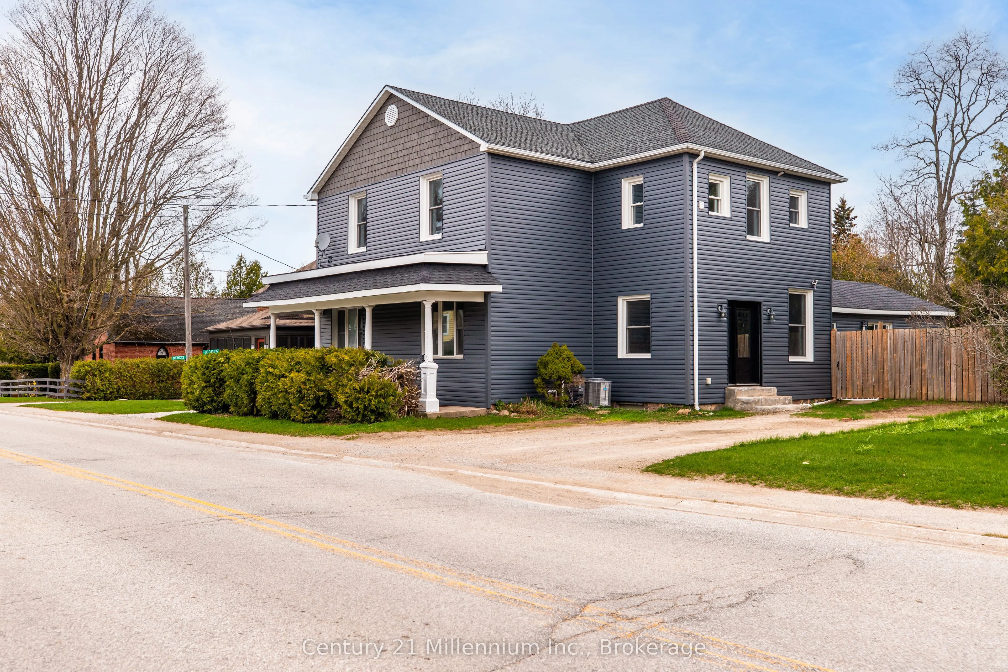 303025 15 Grey Road