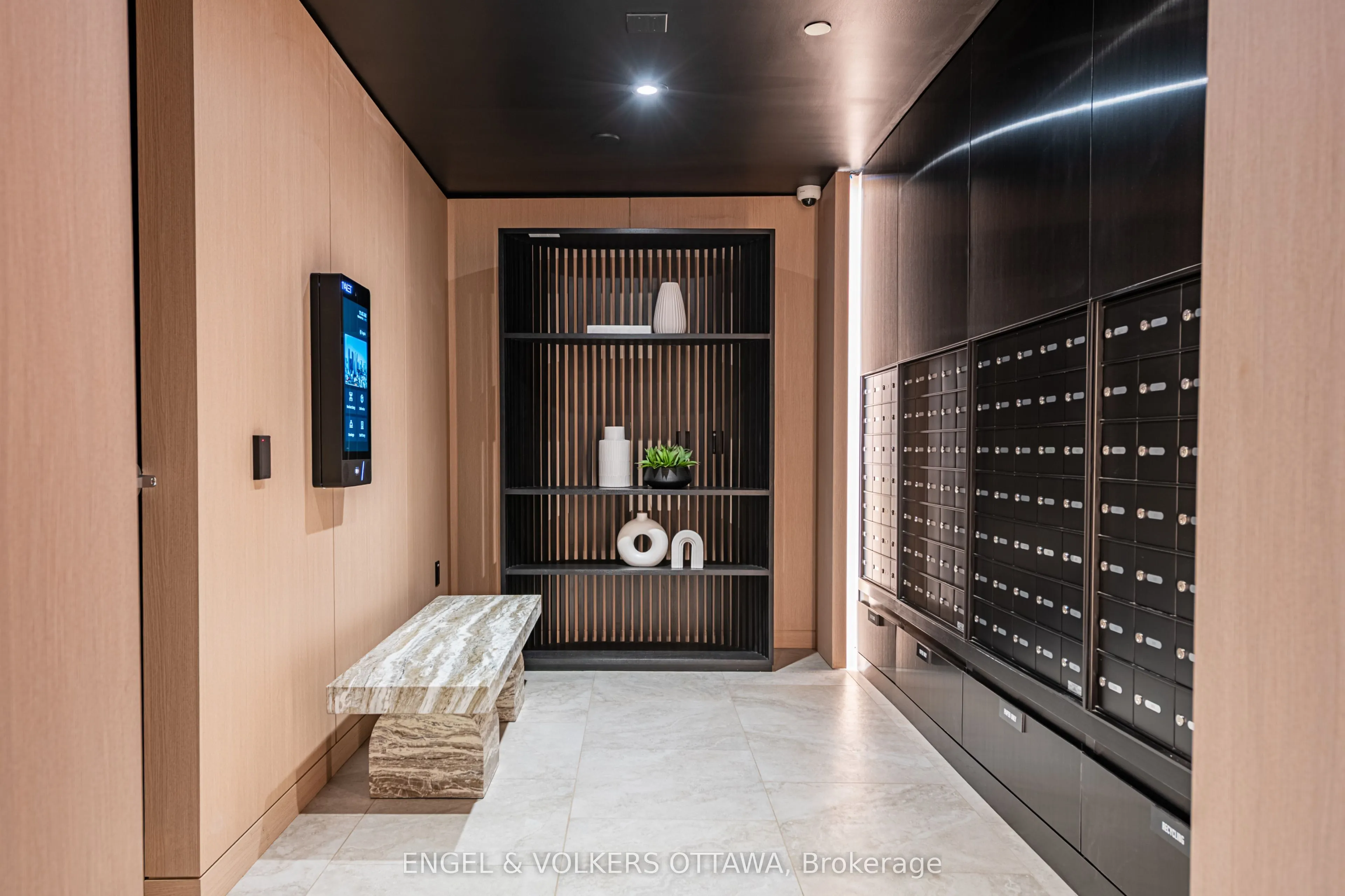 10 James Street #405