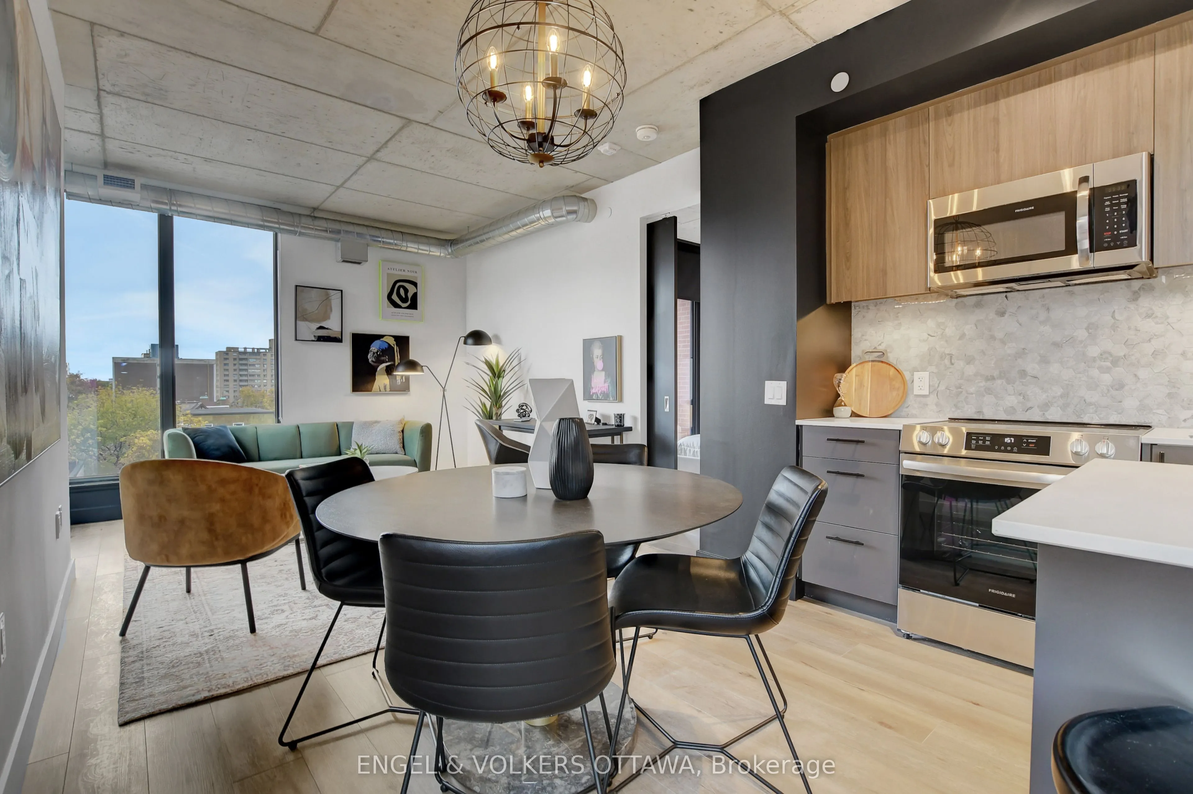 10 James Street #405