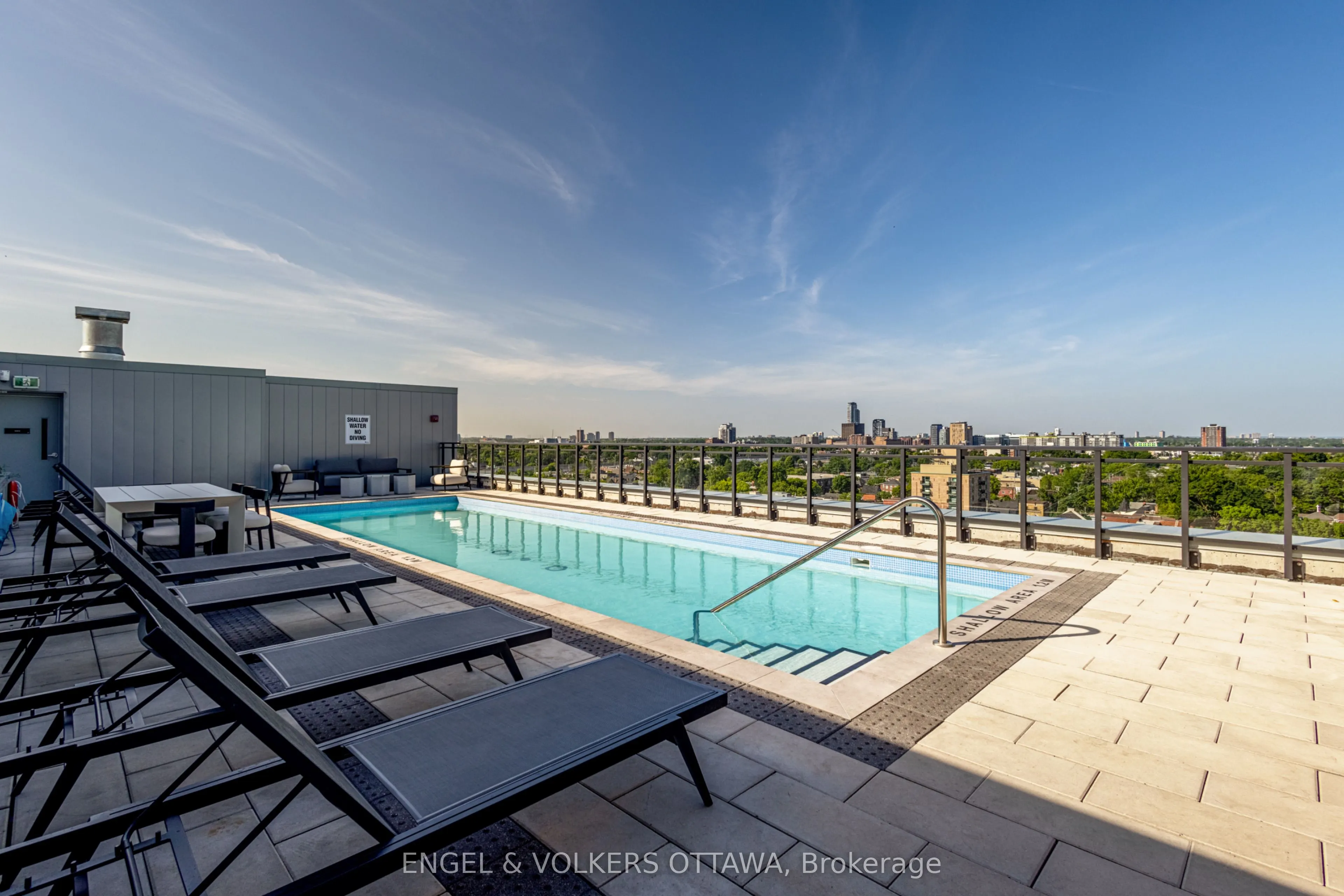 10 James Street #405