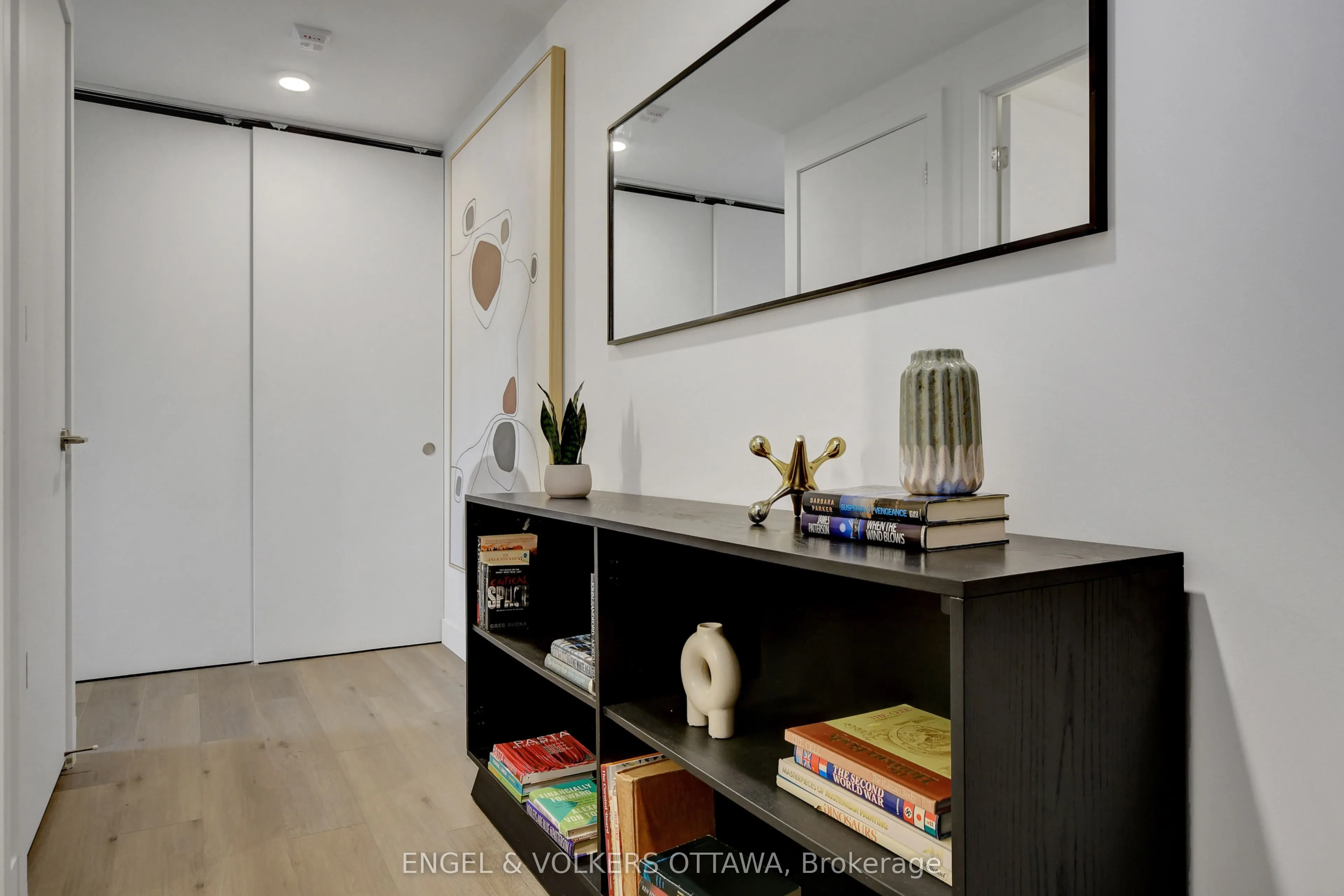 10 James Street #405