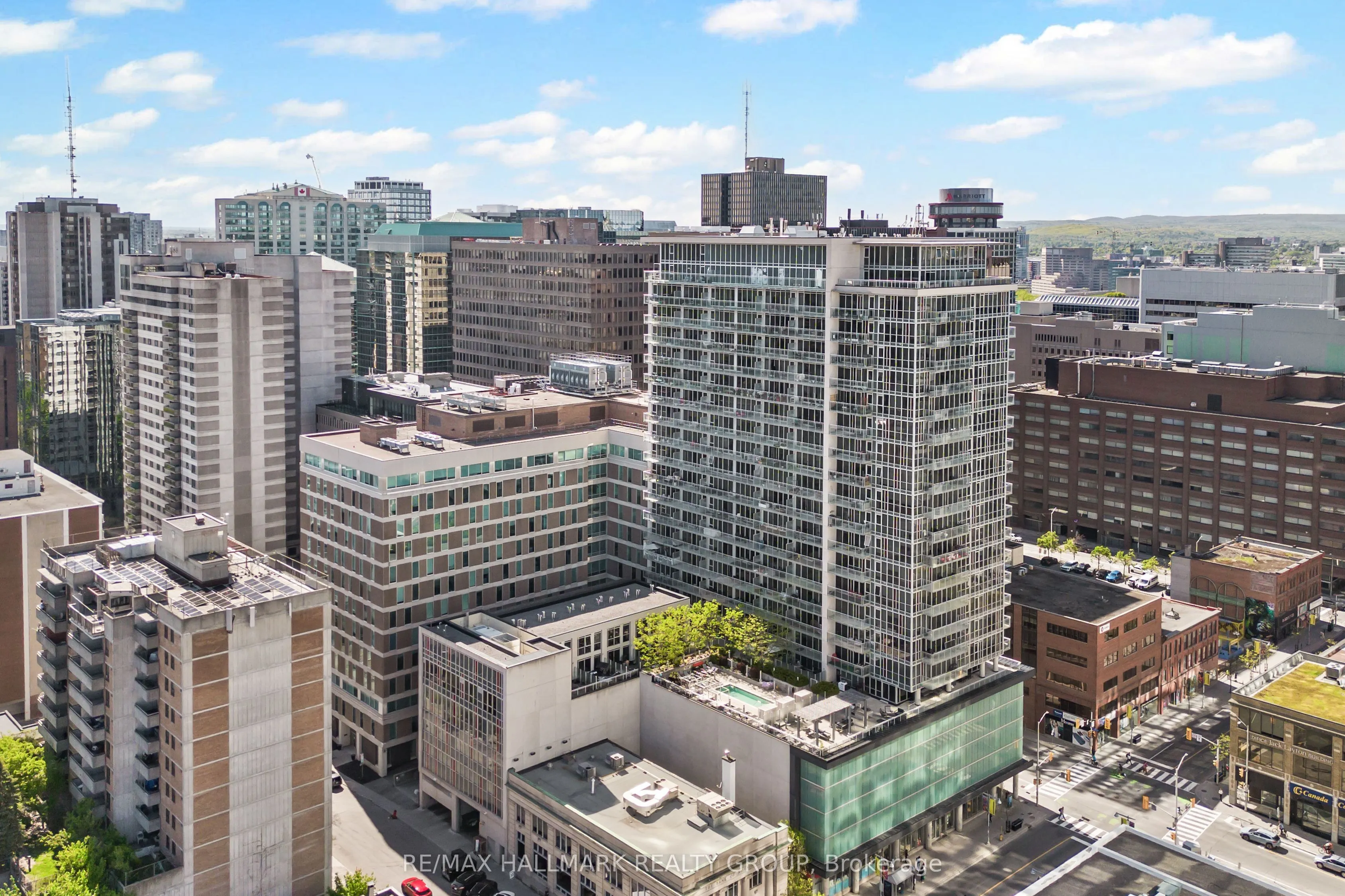 324 Laurier Avenue W #1804