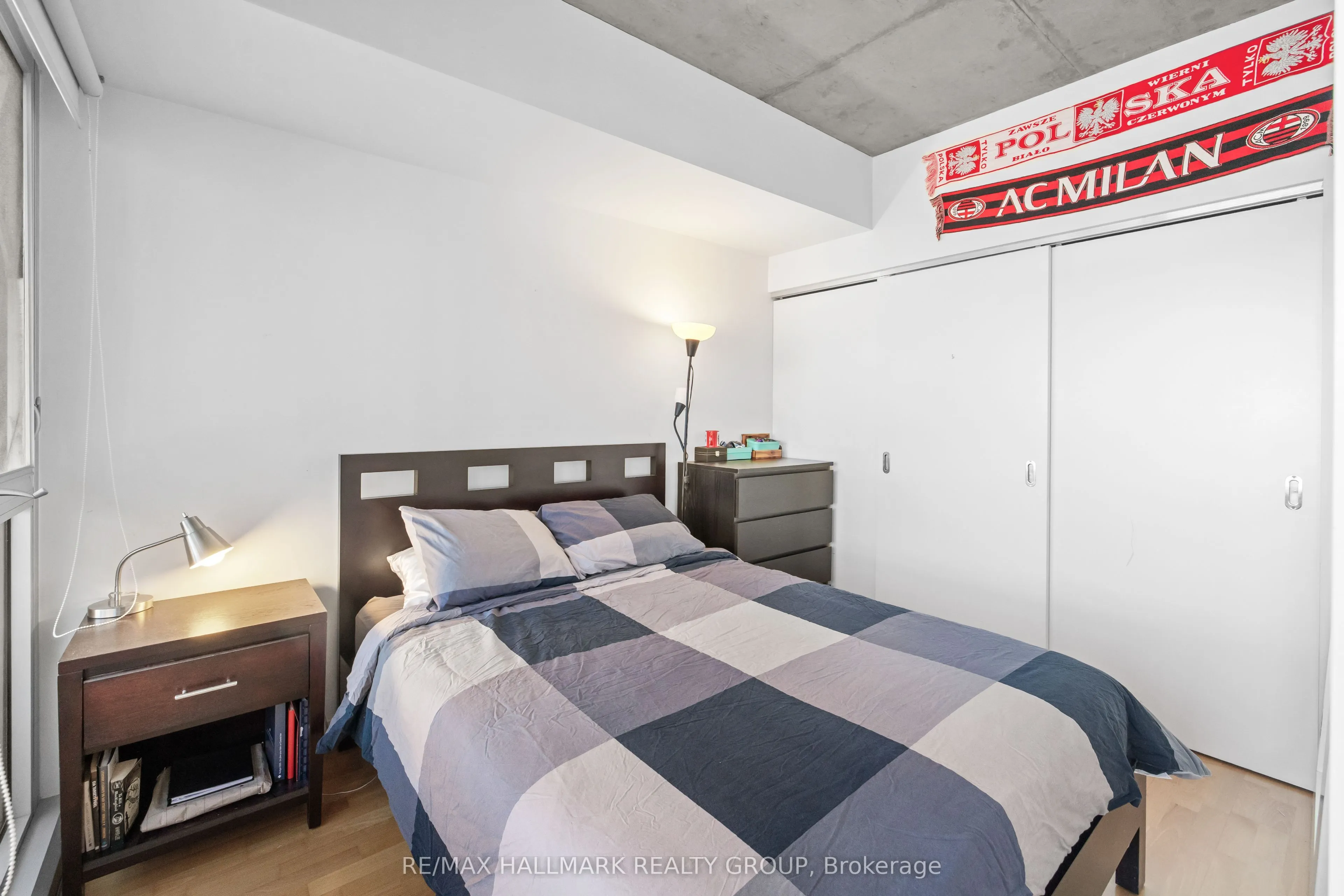 324 Laurier Avenue W #1804