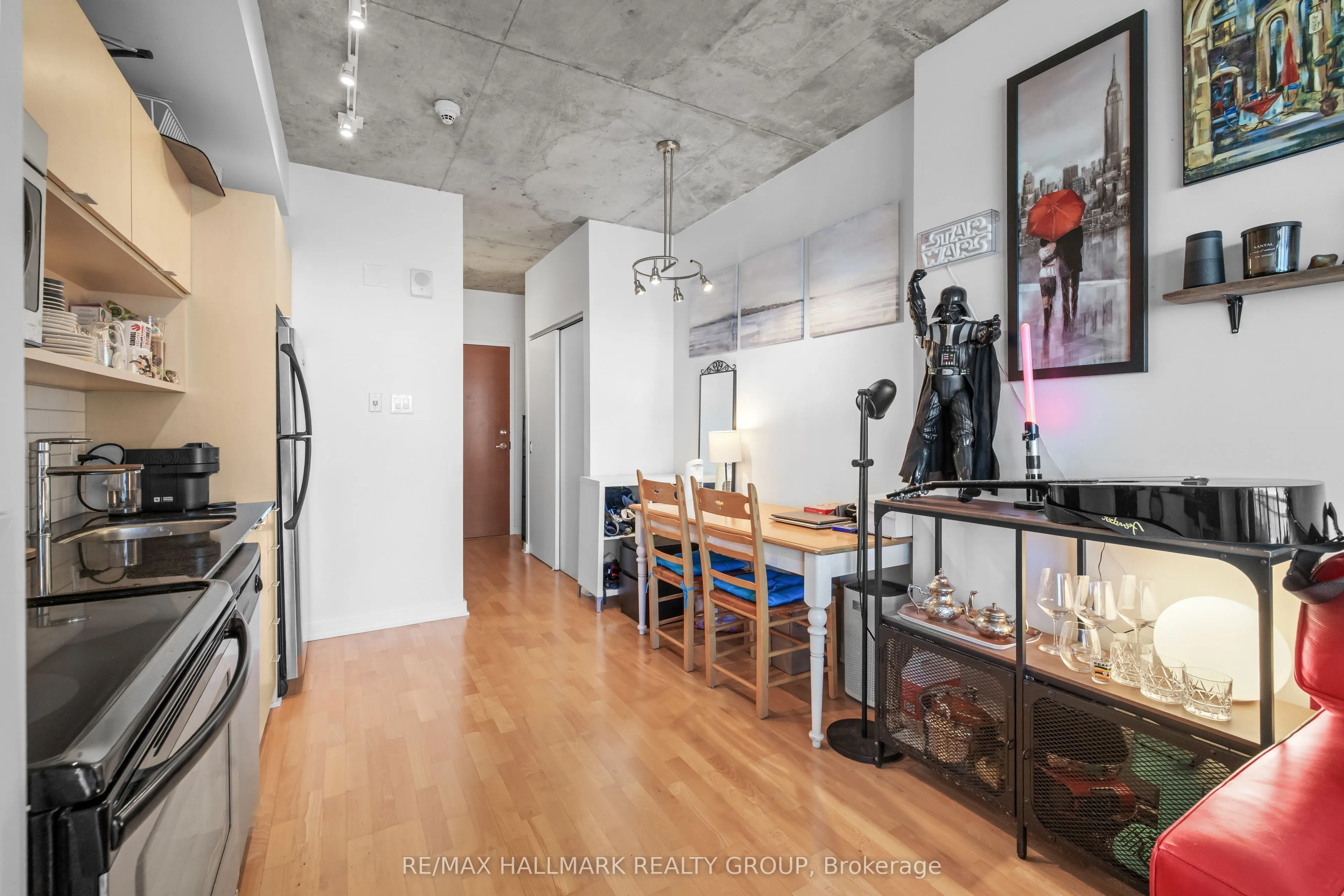 324 Laurier Avenue W #1804