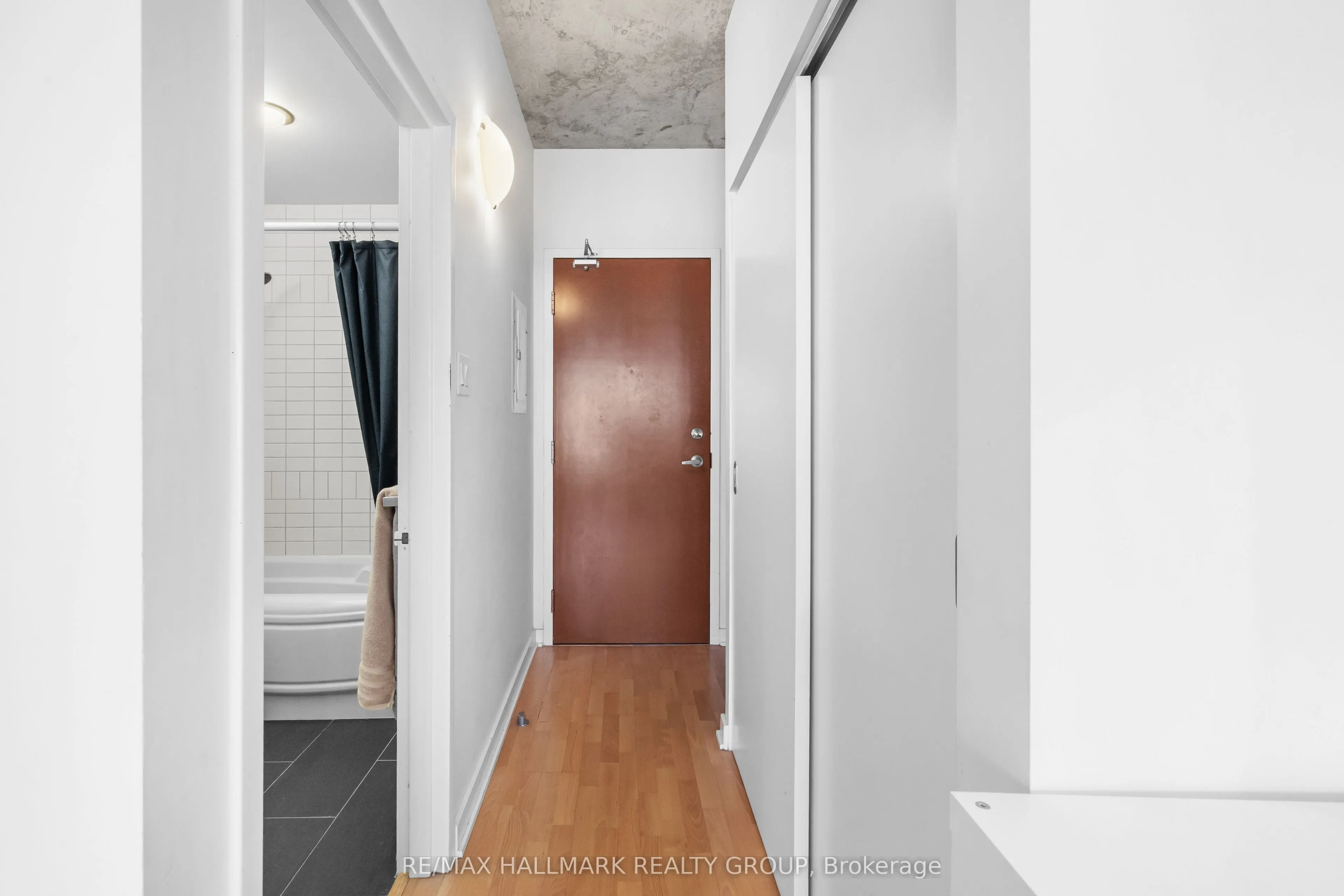 324 Laurier Avenue W #1804