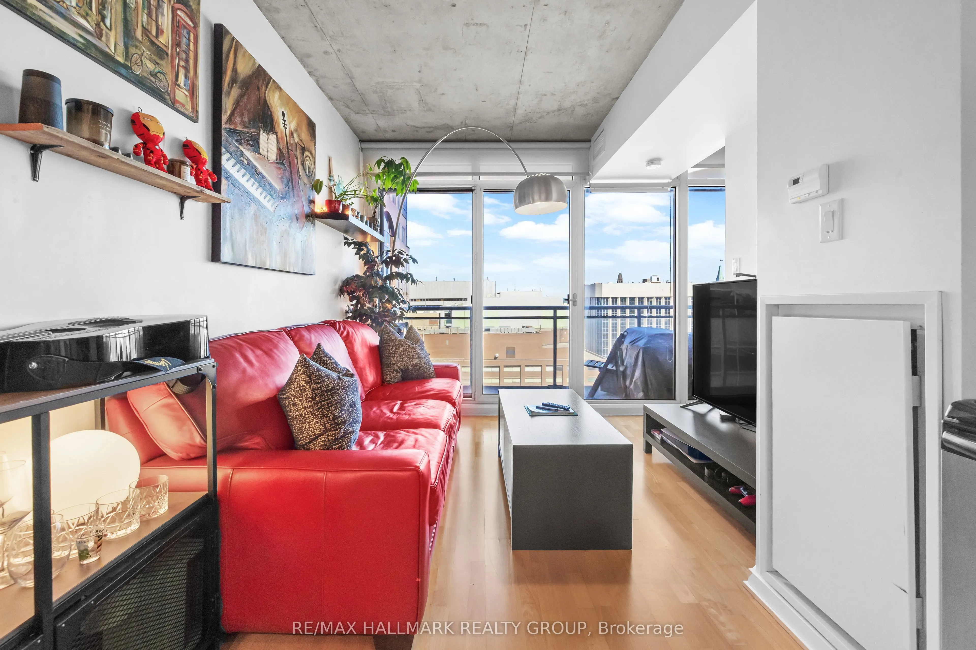 324 Laurier Avenue W #1804
