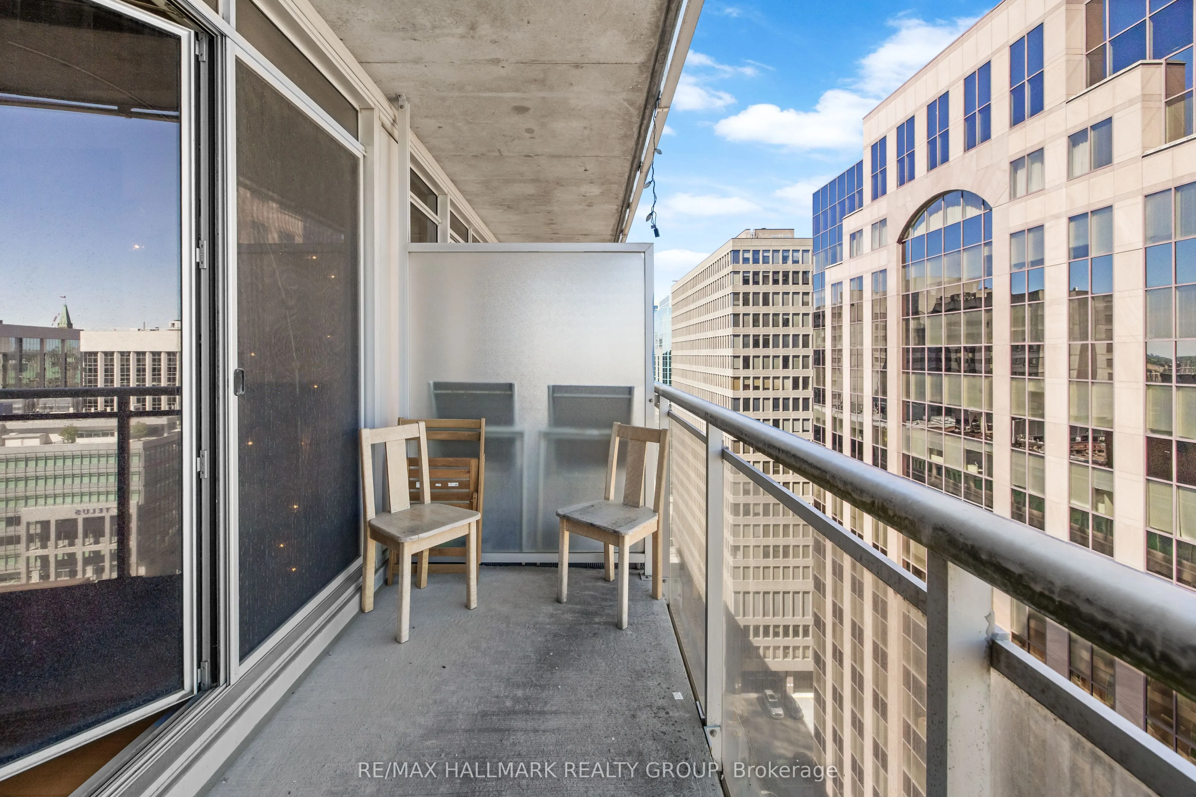 324 Laurier Avenue W #1804