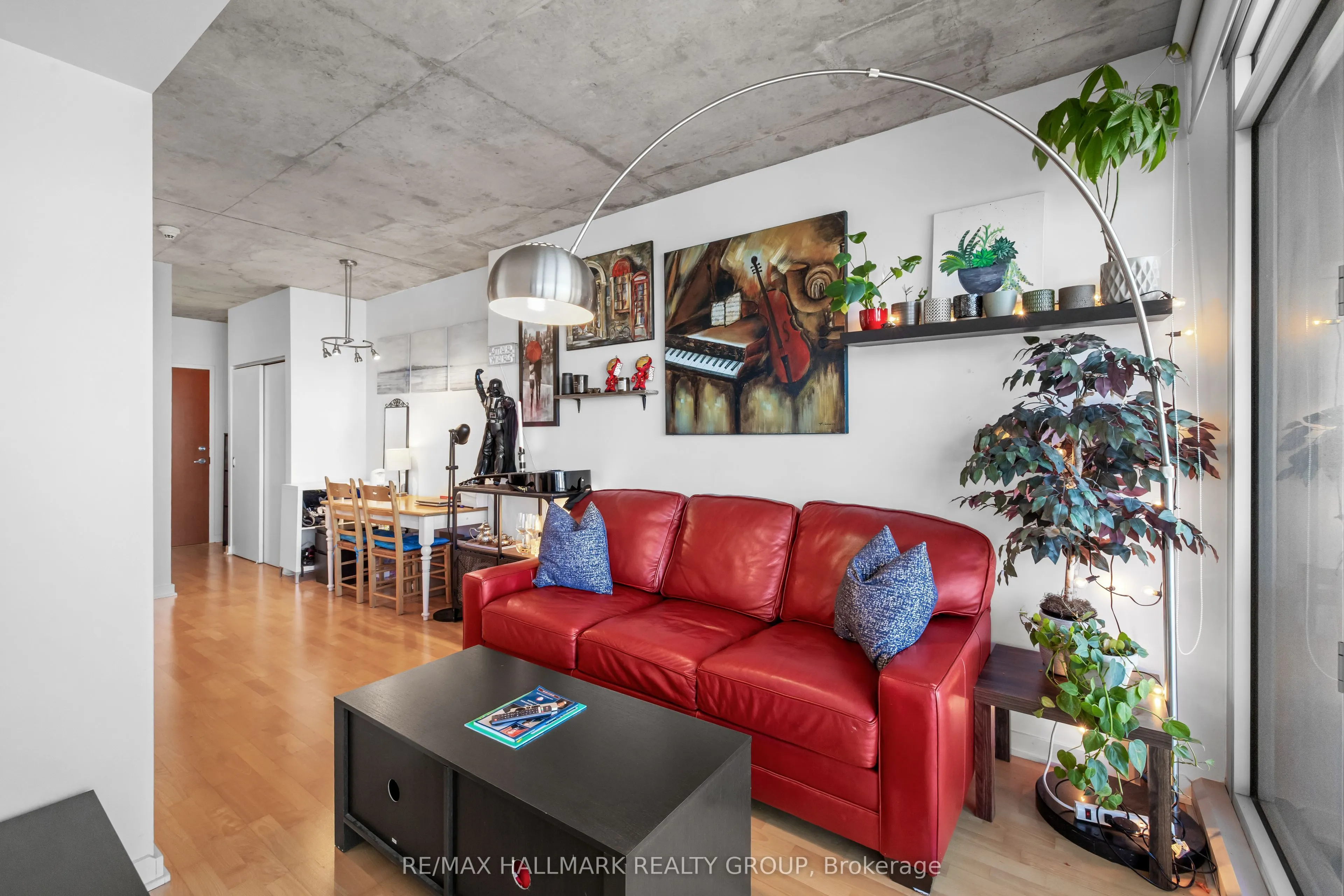324 Laurier Avenue W #1804