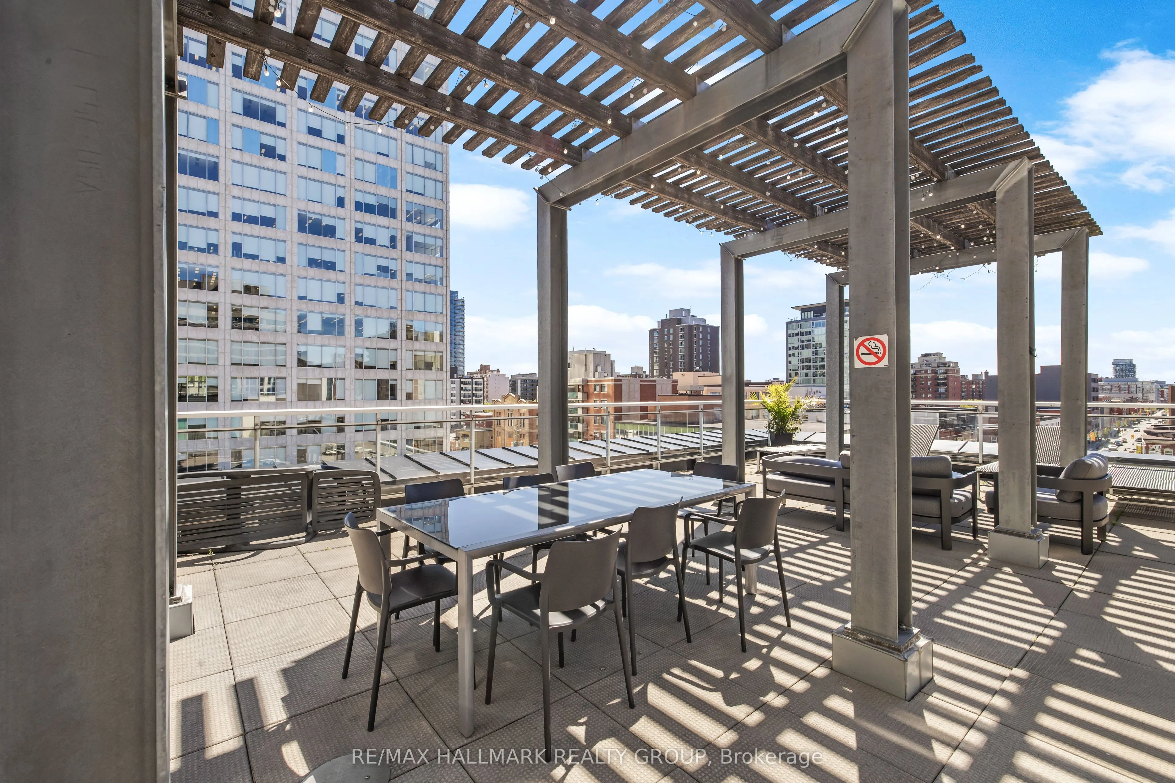 324 Laurier Avenue W #1804