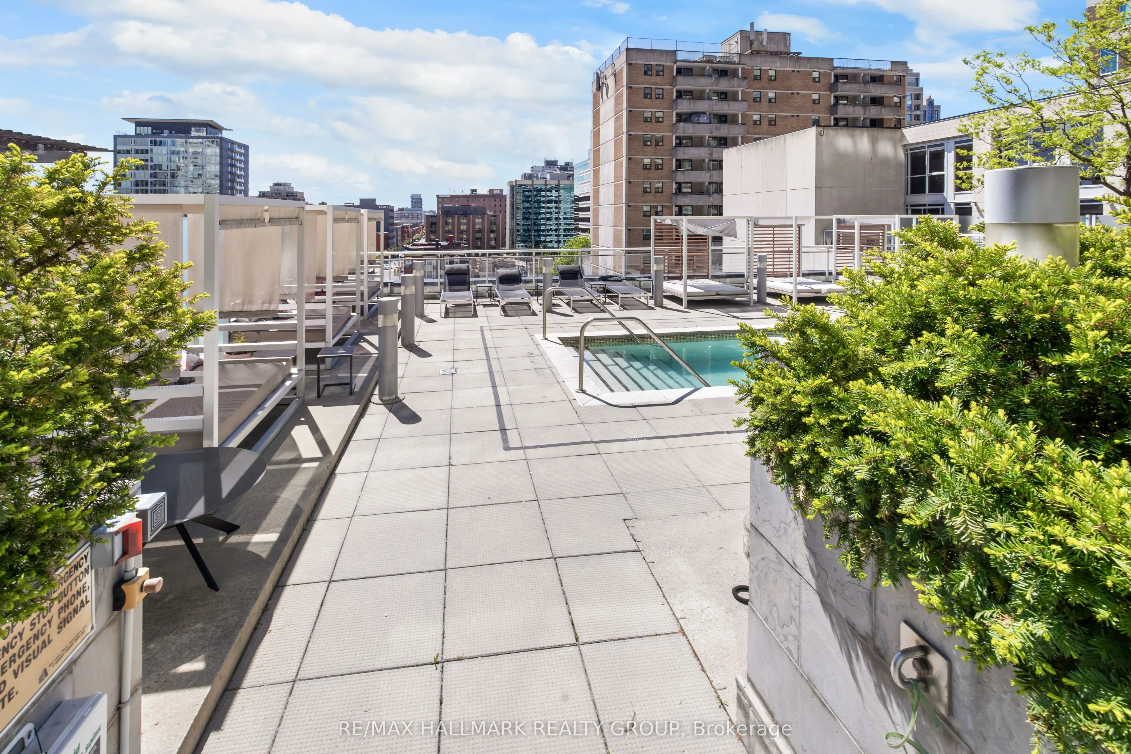 324 Laurier Avenue W #1804