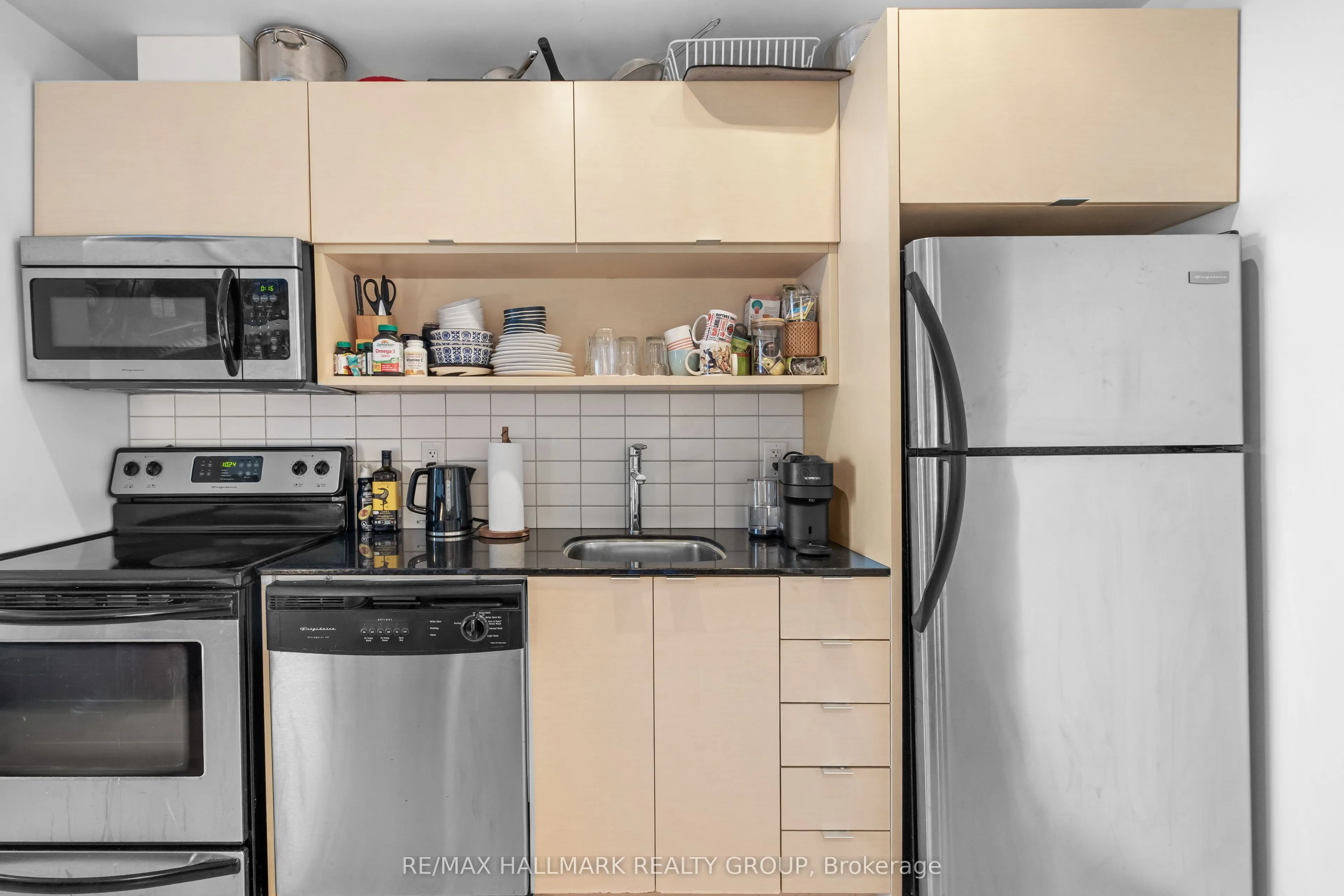 324 Laurier Avenue W #1804