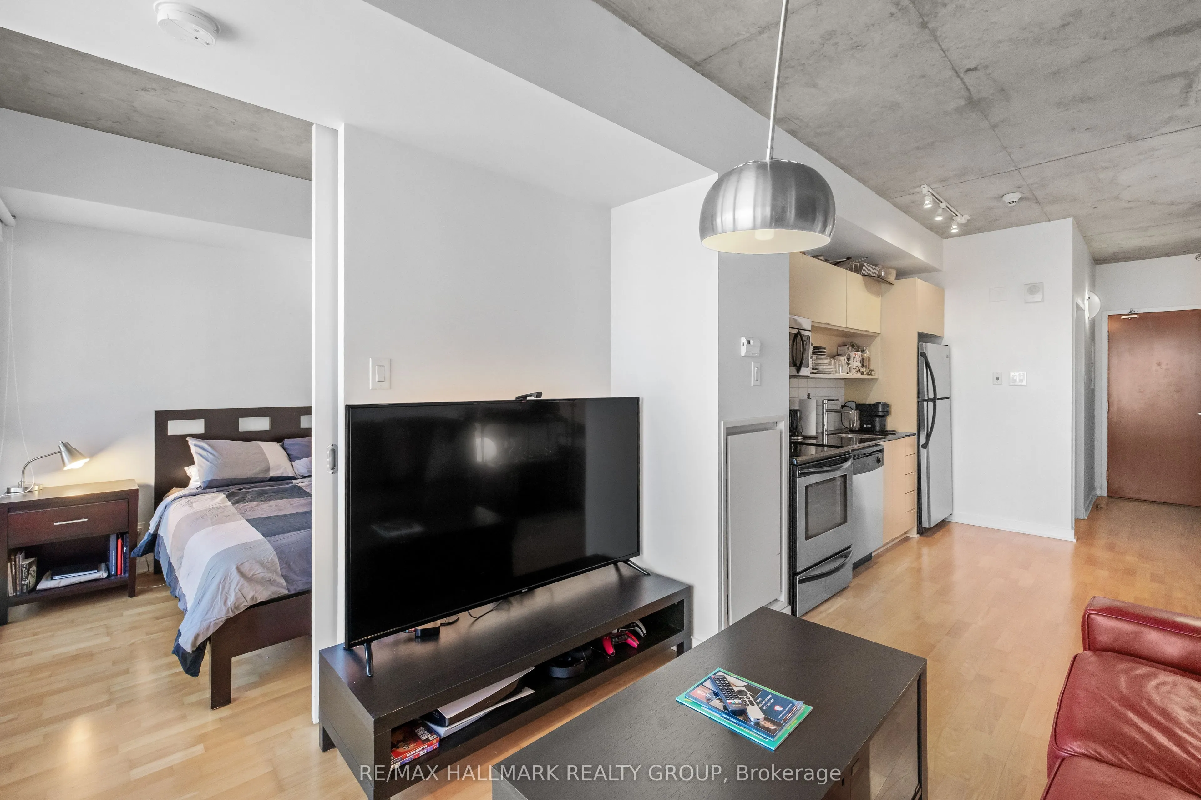 324 Laurier Avenue W #1804
