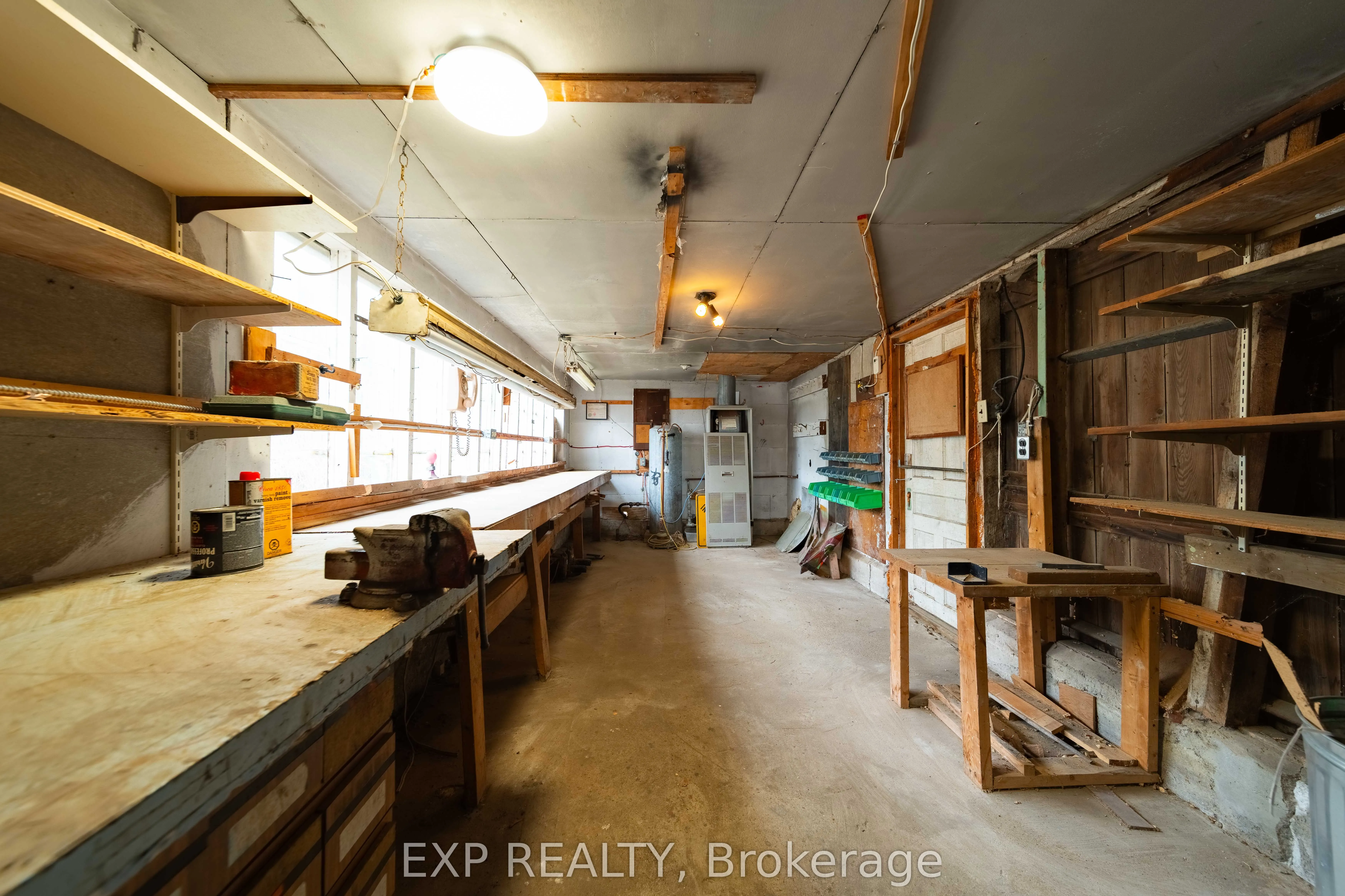 308 John Street S