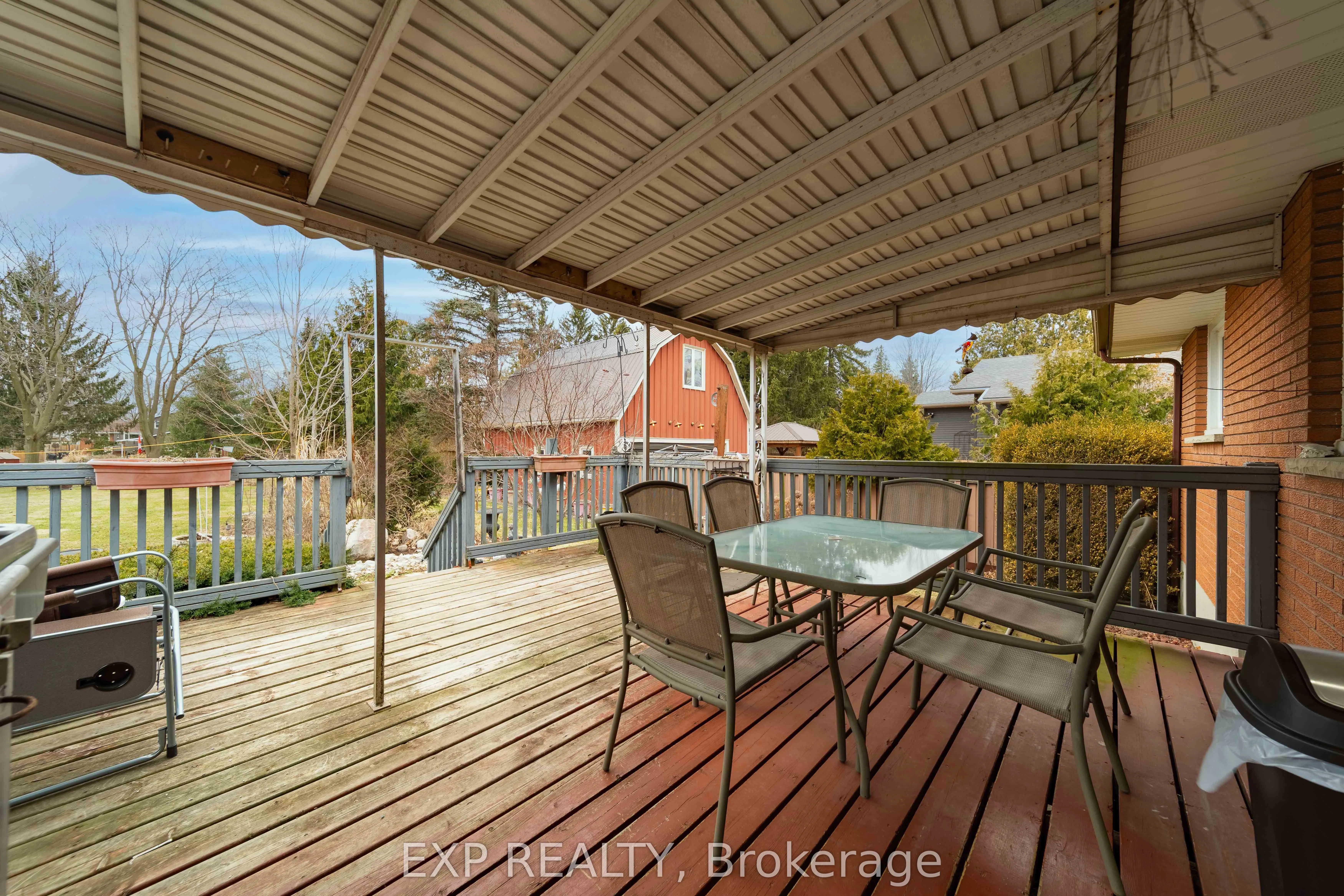 308 John Street S