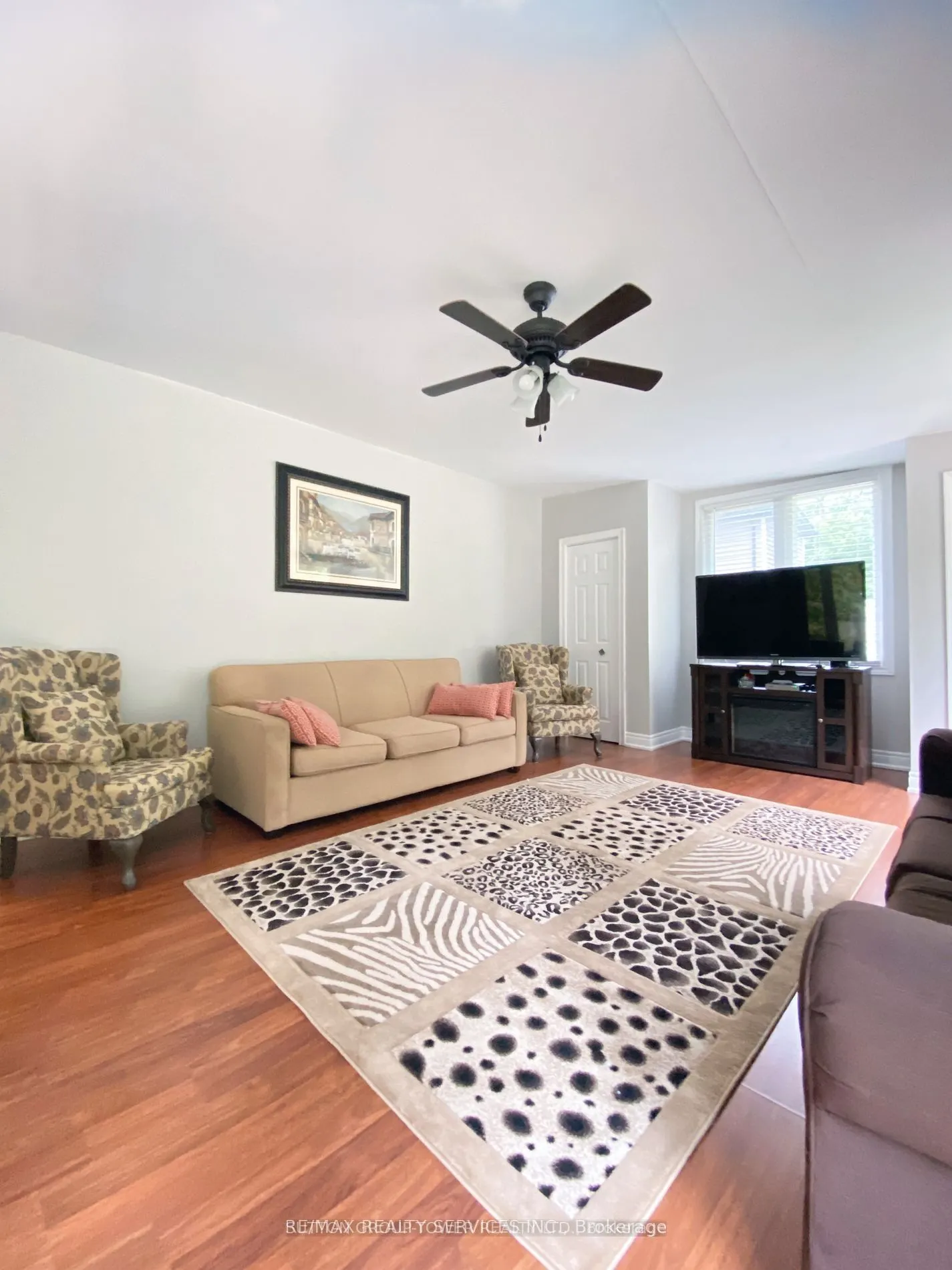 4870 Mapleview Crescent