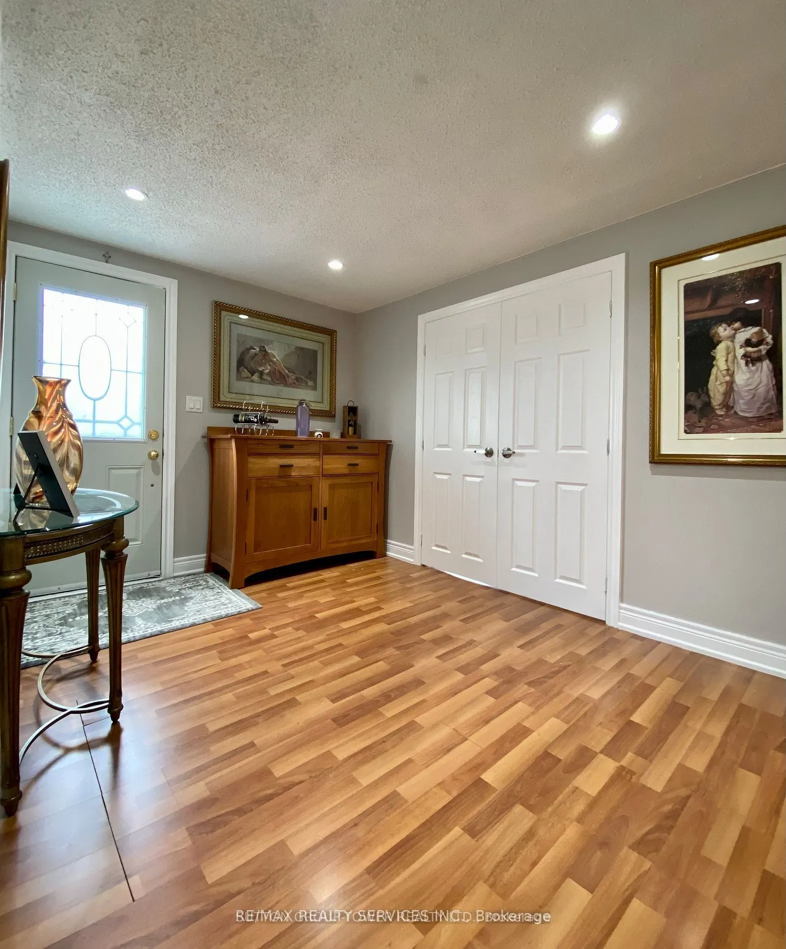 4870 Mapleview Crescent