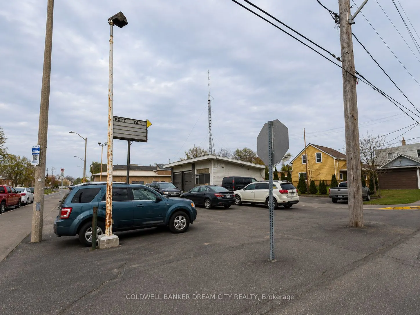 165 King Street W